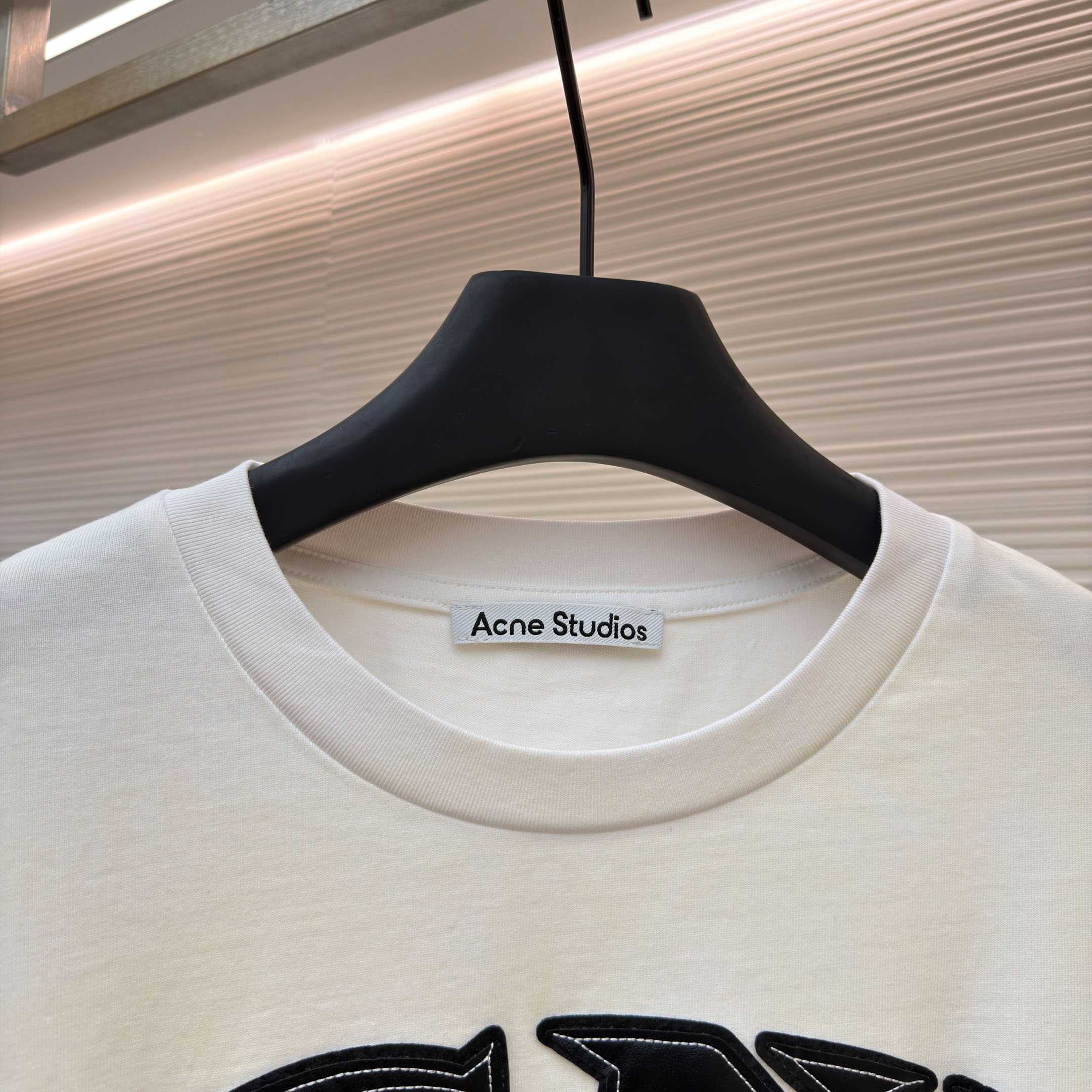 Acne Studios GYM LOGO T-SHIRT  - FashionPlug