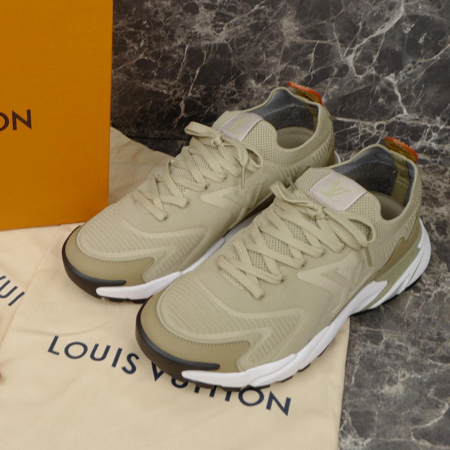 Louis Vuitton LV Runner Tatic Sneaker 1AIWVE - FashionPlug