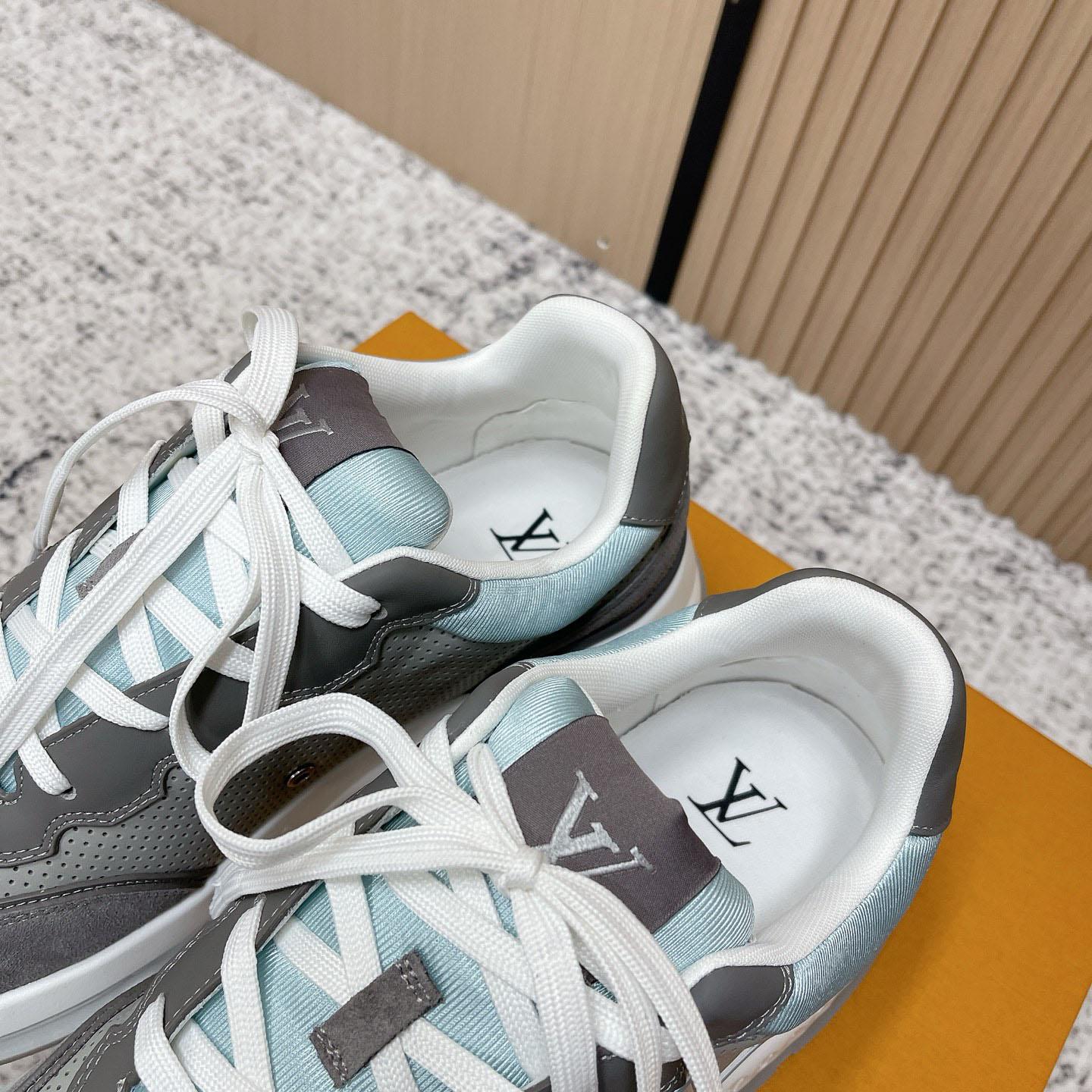 Louis Vuitton LV Classic Sneaker 1AIOGC - FashionPlug