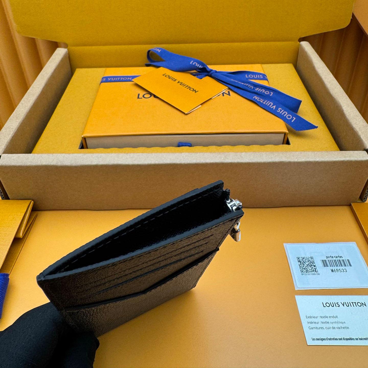 Louis Vuitton Coin Card Holder M69533 - FashionPlug