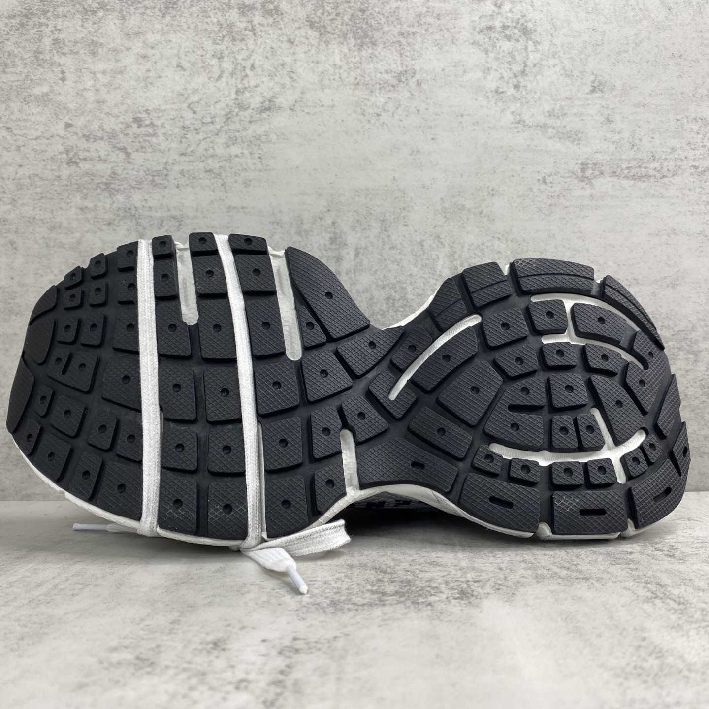 Balenciaga 3XL Split Logo Sneaker  - FashionPlug