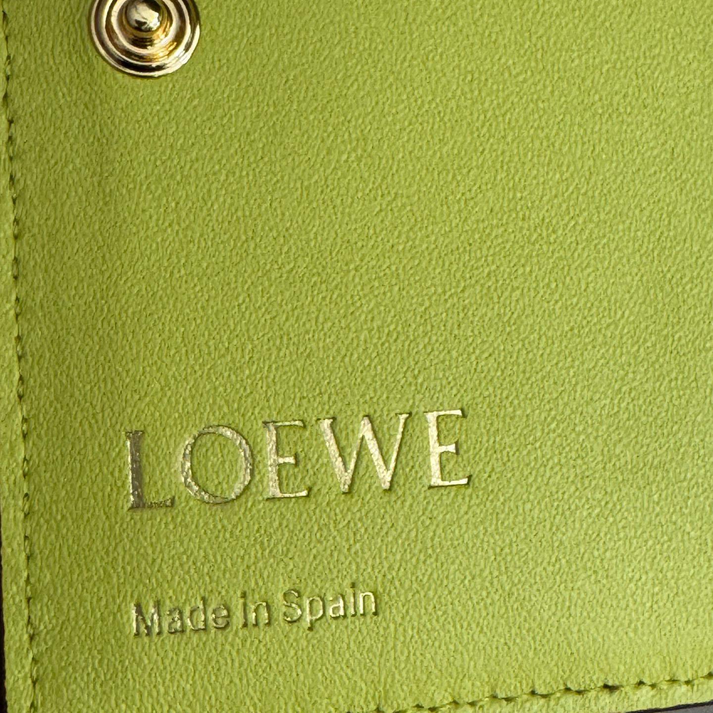 Loewe Knot Compact Wallet - FashionPlug
