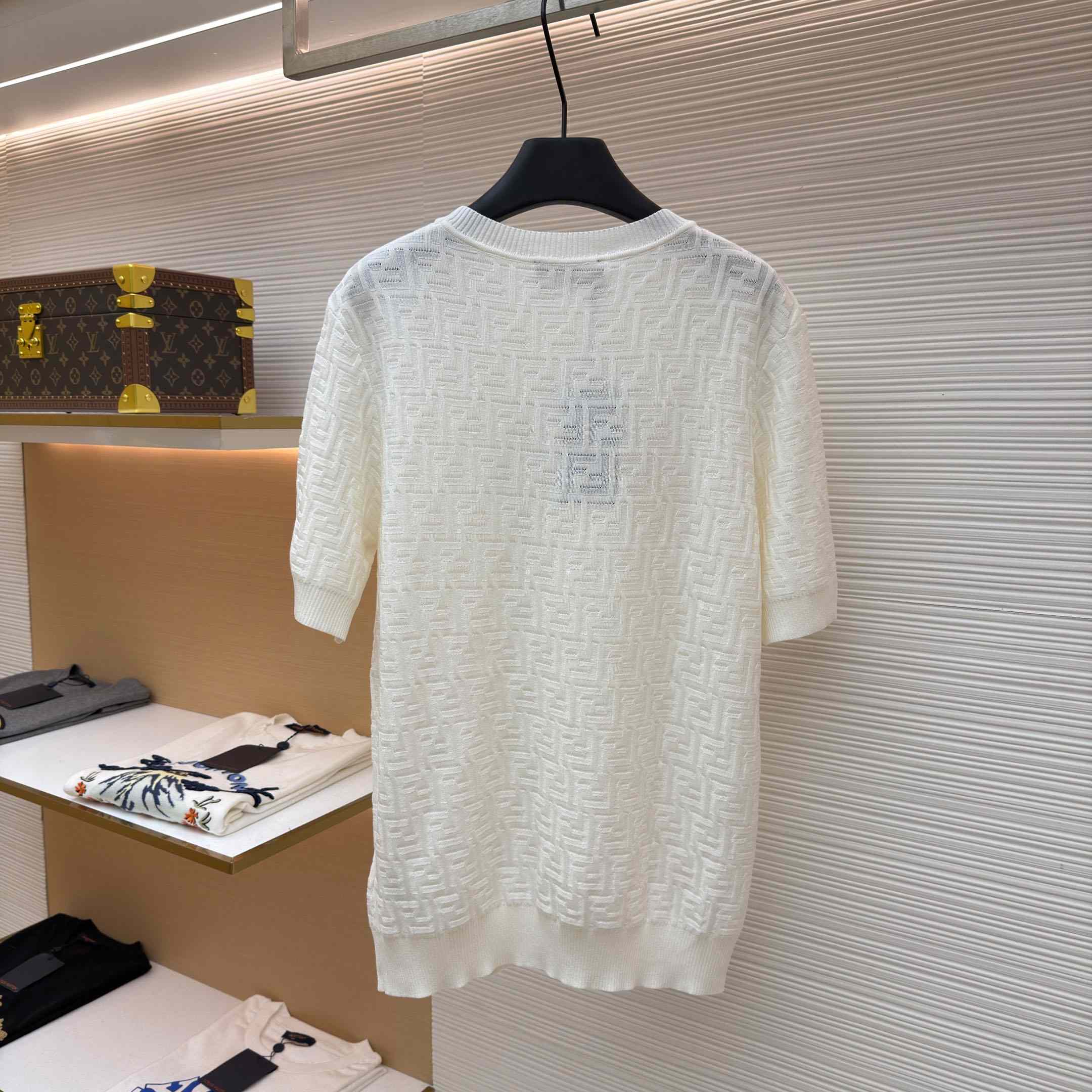 Fendi  White FF Cotton Pullover - FashionPlug
