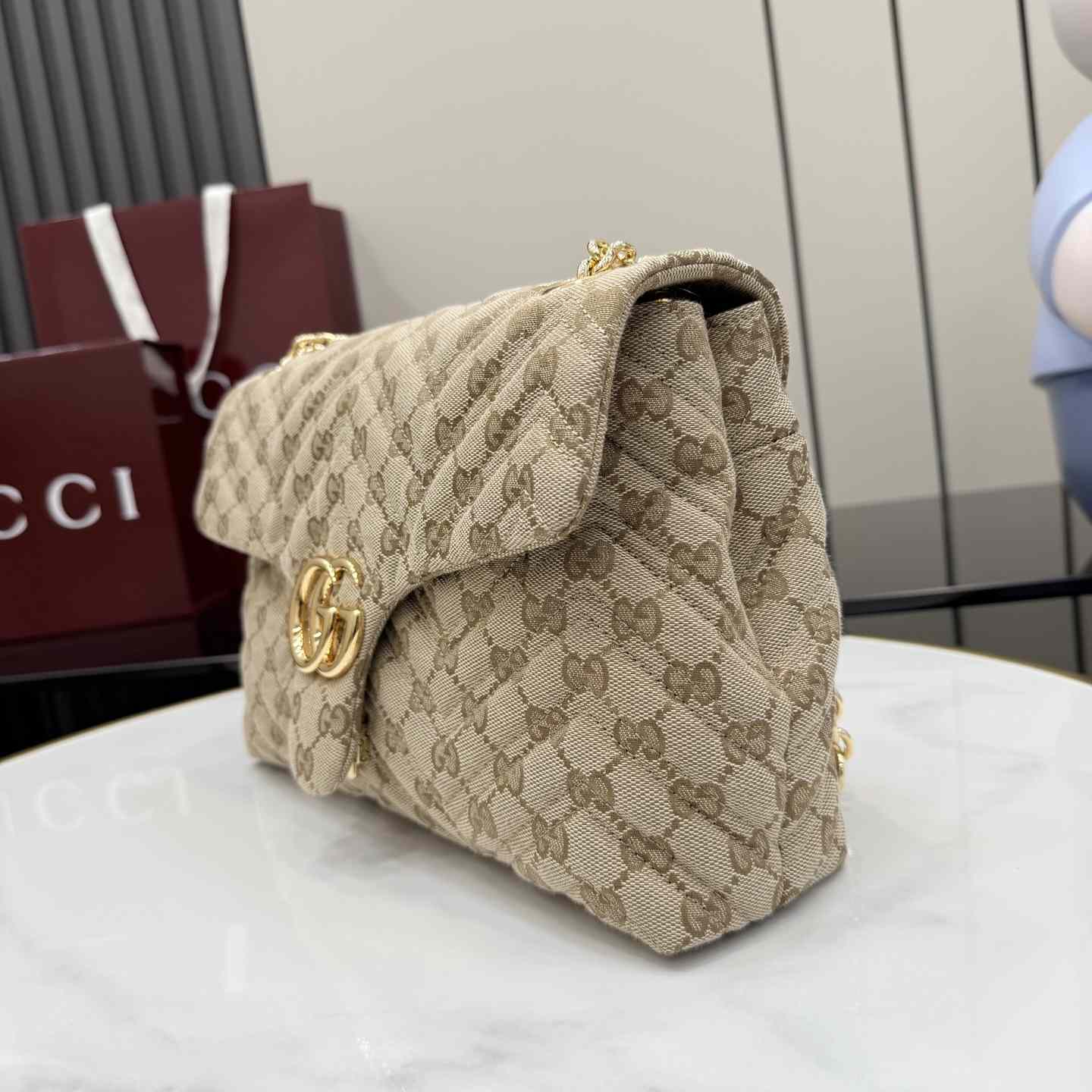 Gucci GG Marmont Medium Shoulder Bag - FashionPlug