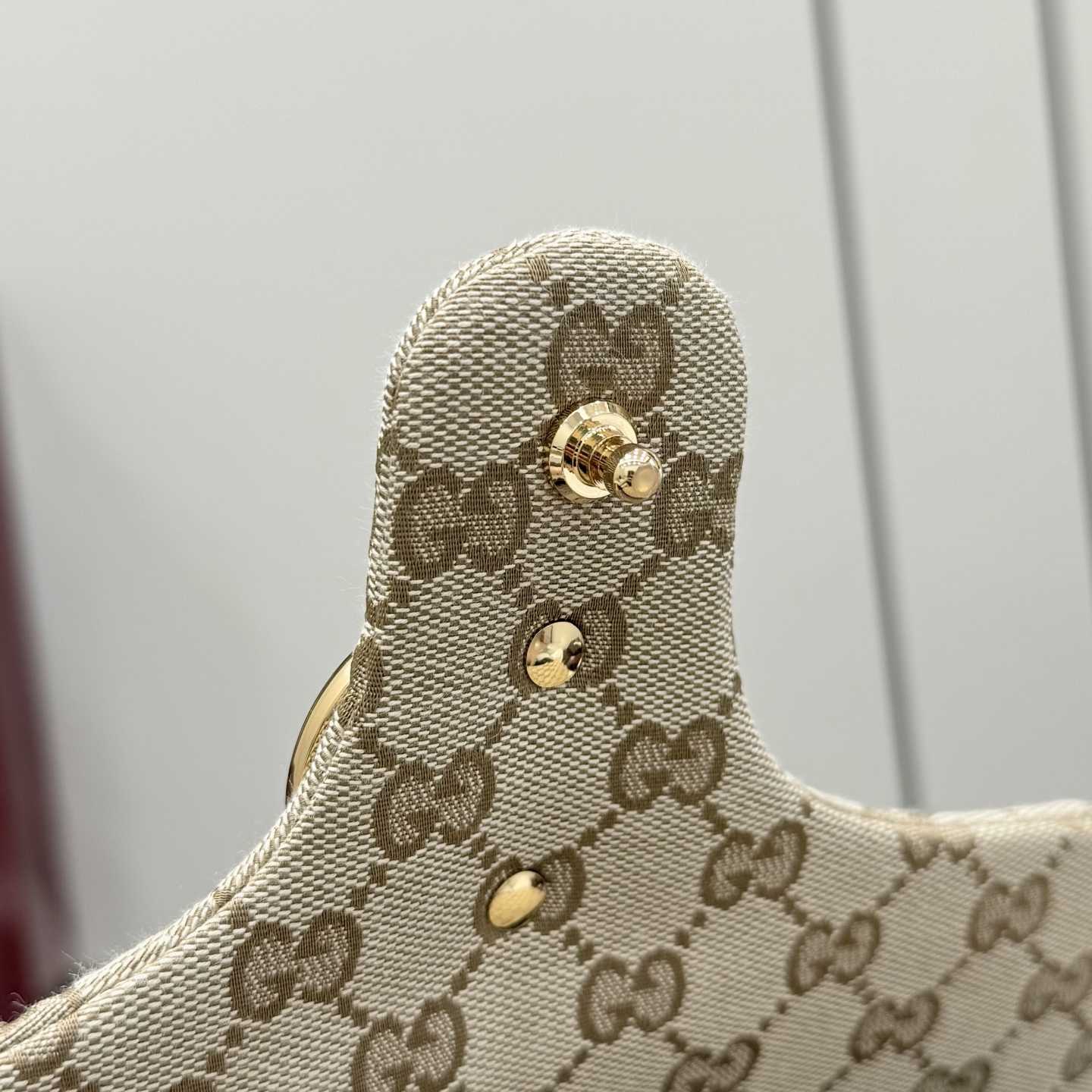 Gucci GG Marmont Medium Shoulder Bag - FashionPlug