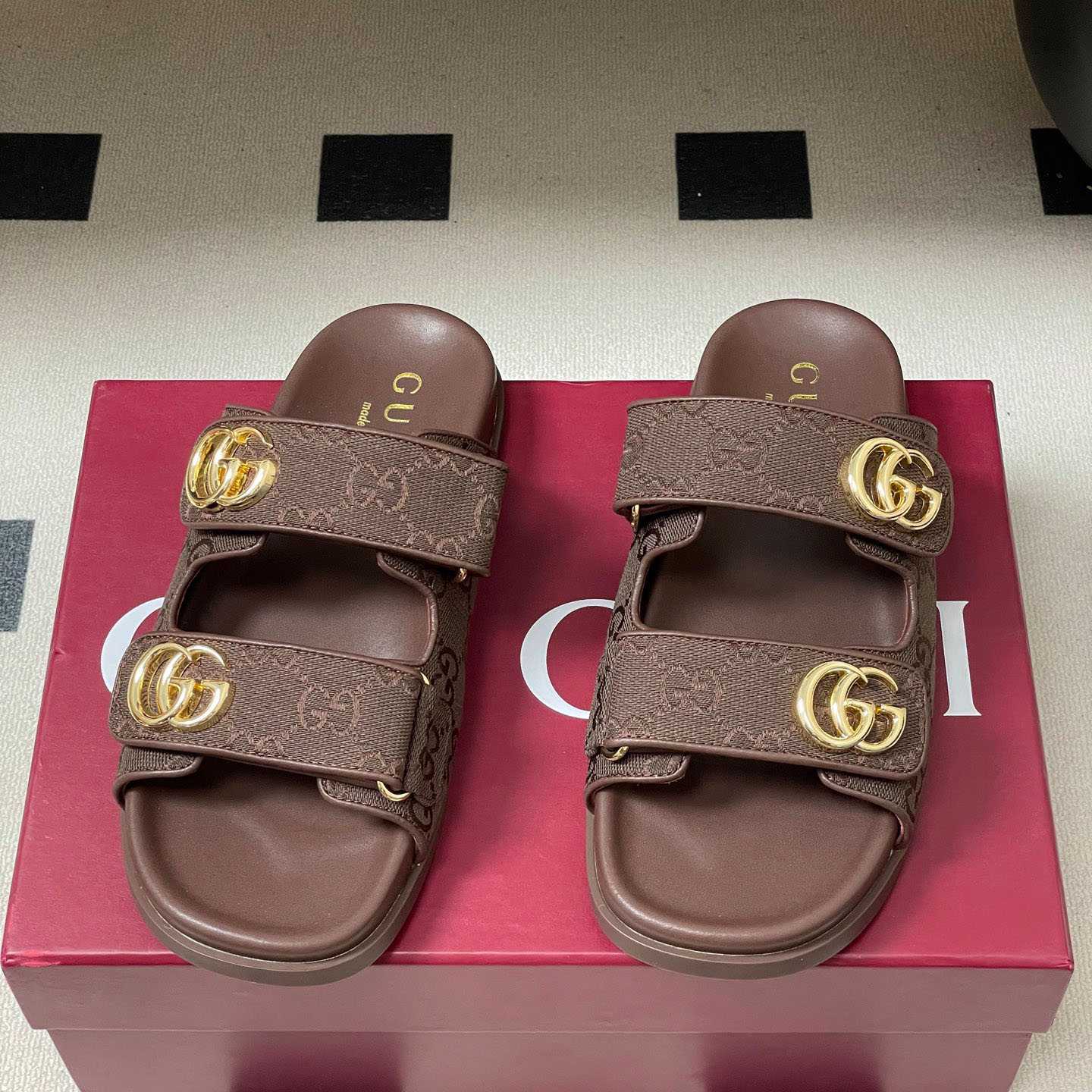 Gucci Sandal With Double G - FashionPlug