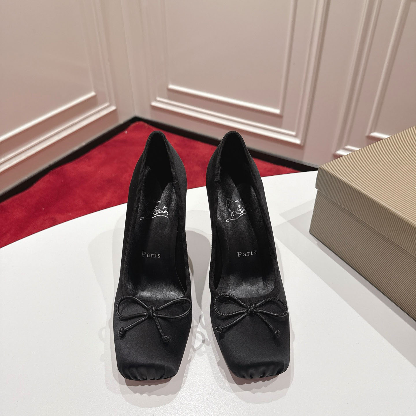 Christian Louboutin Cassia Nodo 100 mm Pumps  Crepe Satin - FashionPlug