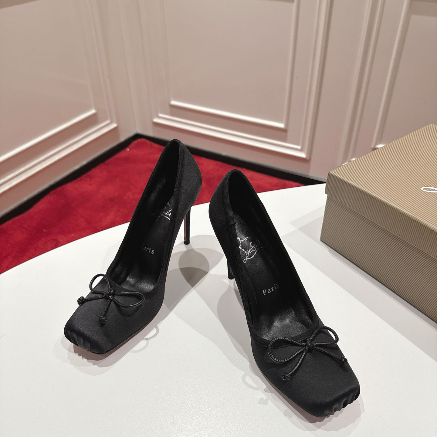 Christian Louboutin Cassia Nodo 100 mm Pumps  Crepe Satin - FashionPlug