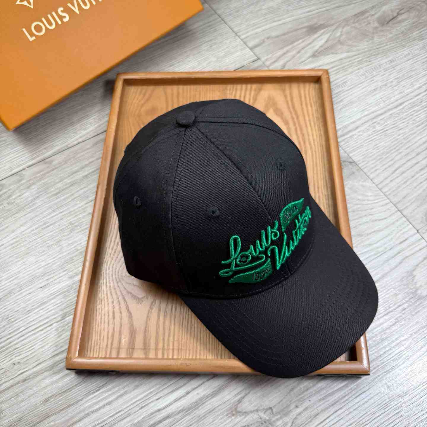 Louis Vuitton Golf Cap - FashionPlug