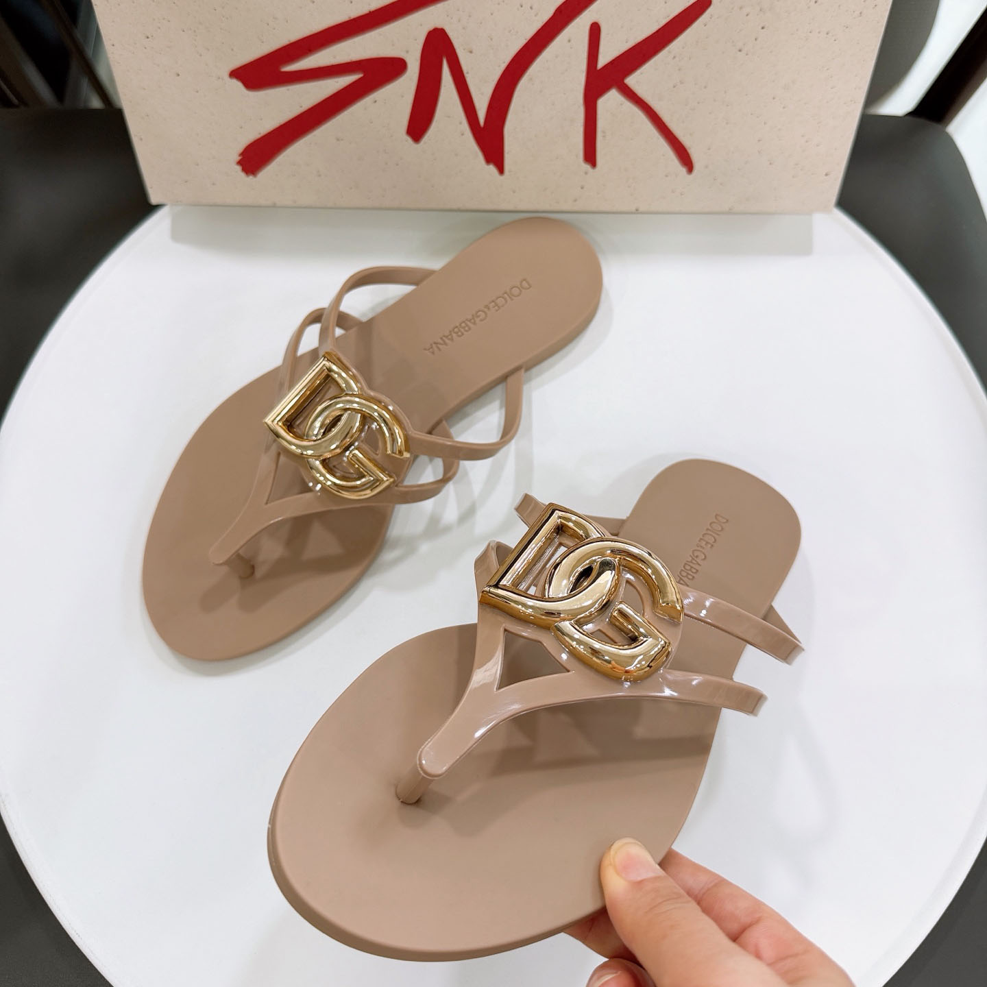 Dolce & Gabbana Rubber Beachwear Slides With Logo - FashionPlug