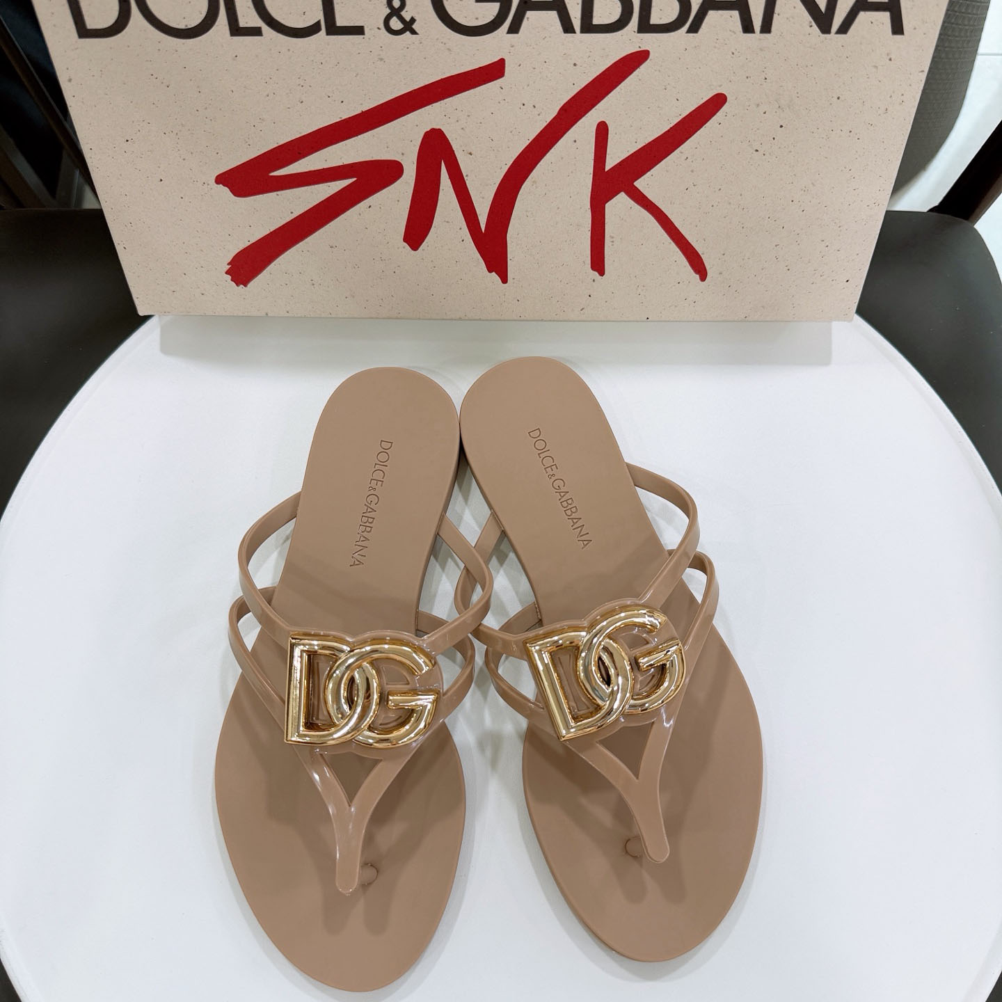 Dolce & Gabbana Rubber Beachwear Slides With Logo - FashionPlug