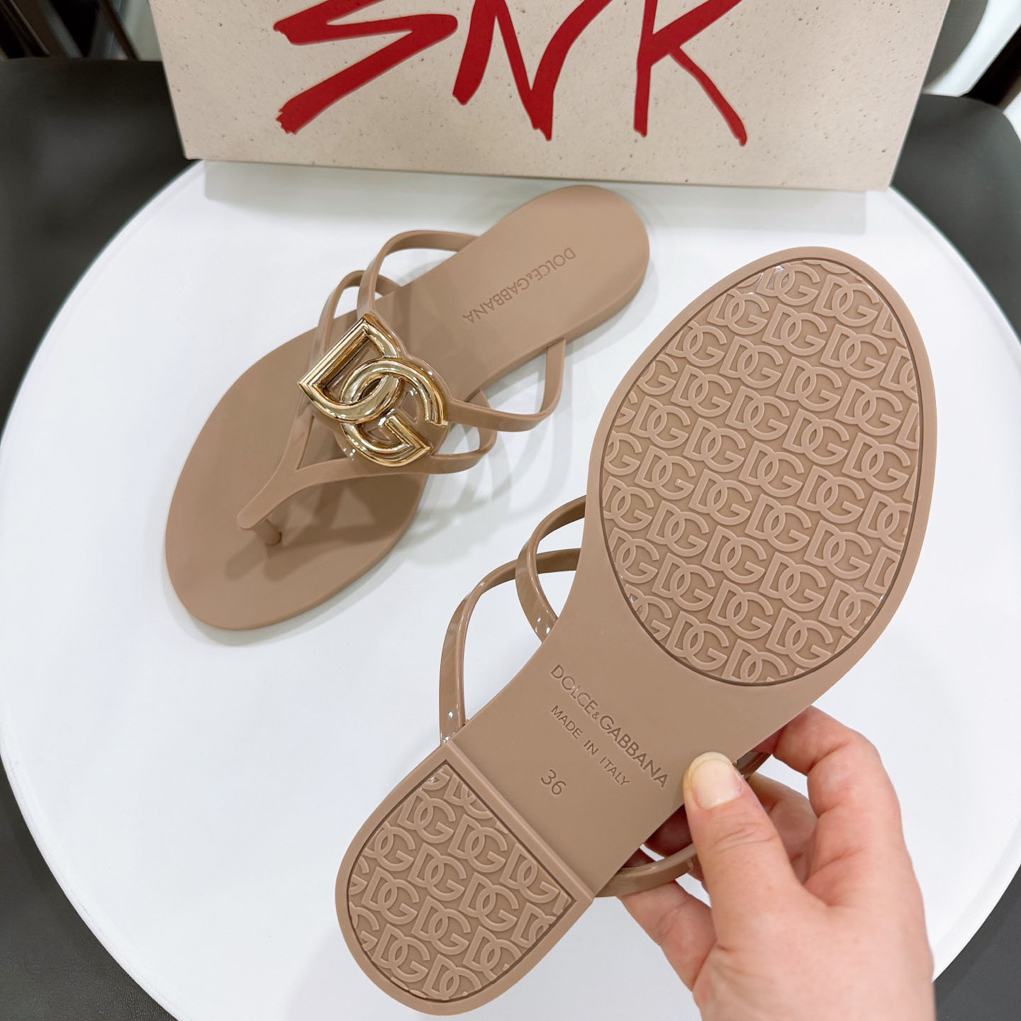 Dolce & Gabbana Rubber Beachwear Slides With Logo - FashionPlug
