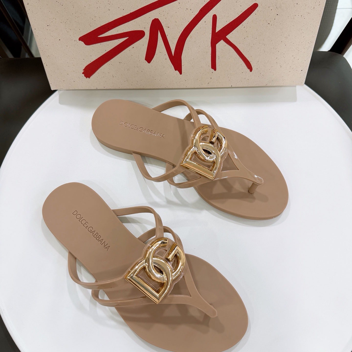 Dolce & Gabbana Rubber Beachwear Slides With Logo - FashionPlug