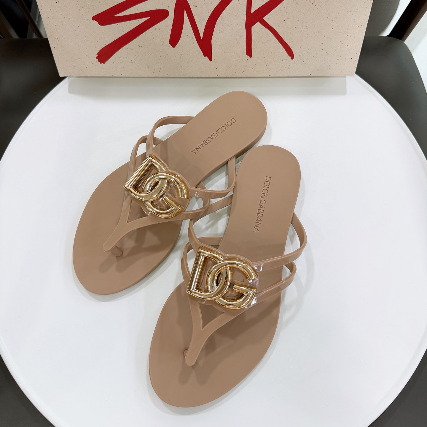 Dolce & Gabbana Rubber Beachwear Slides With Logo - FashionPlug