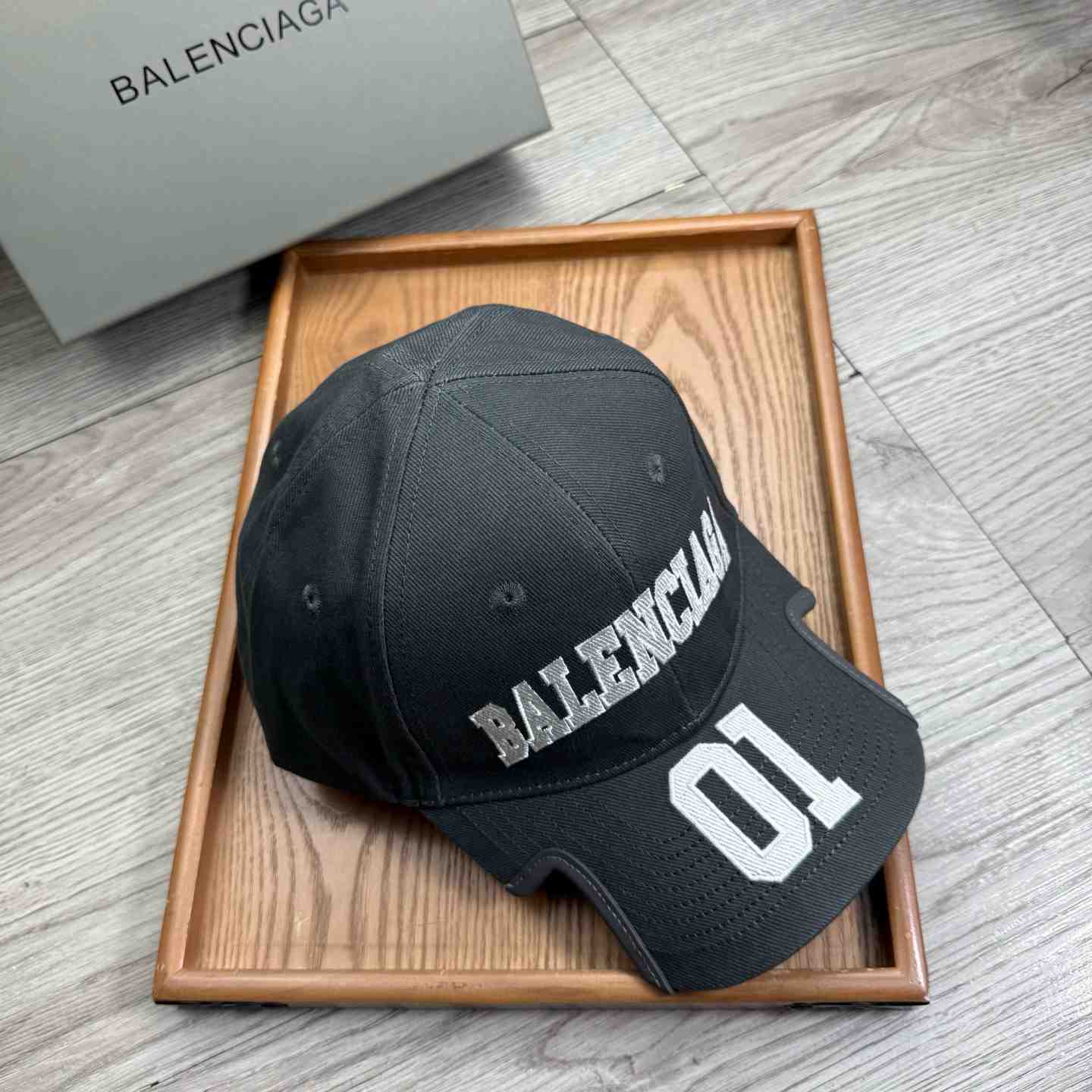 Balenciaga Cap - FashionPlug