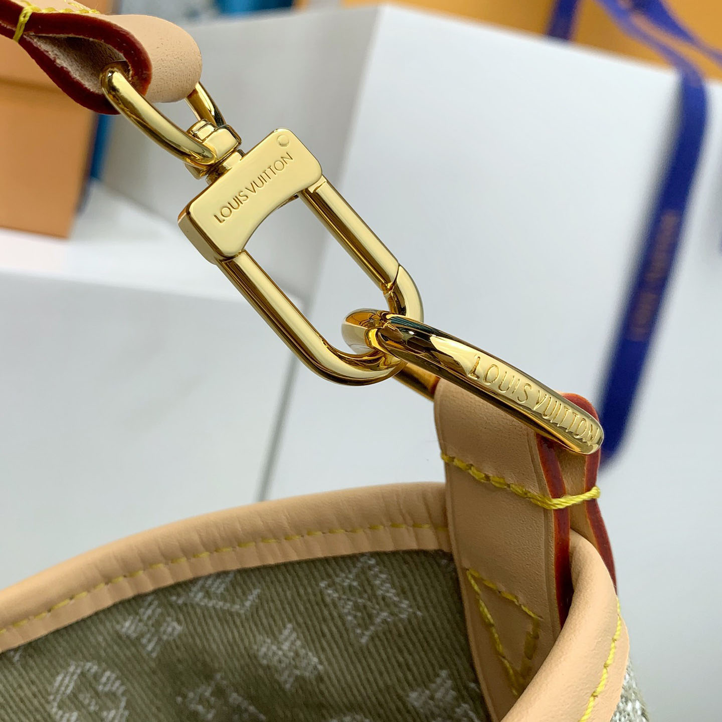 Louis Vuitton CarryAll Cargo PM  M27623 - FashionPlug