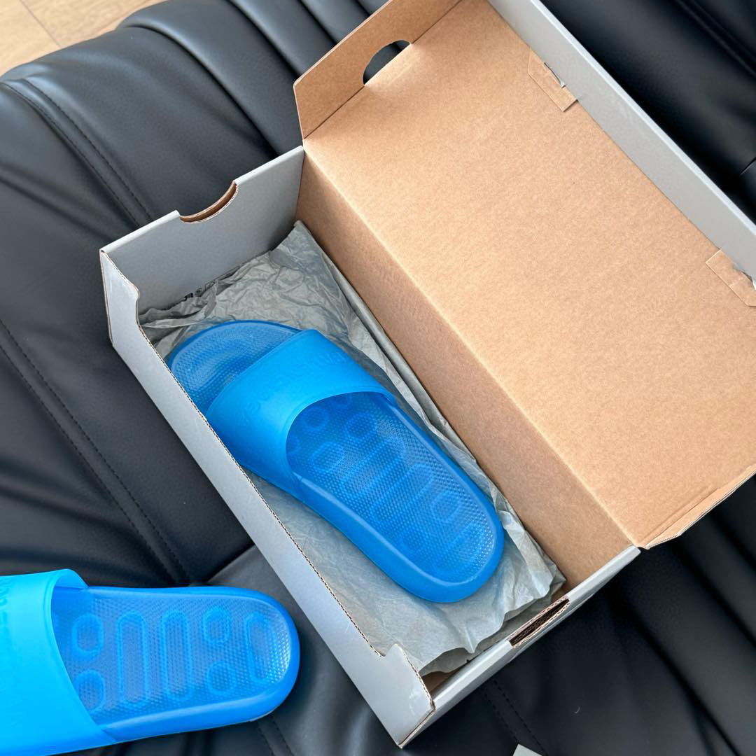 Balenciaga Pool Transparent Slide Sandal - FashionPlug