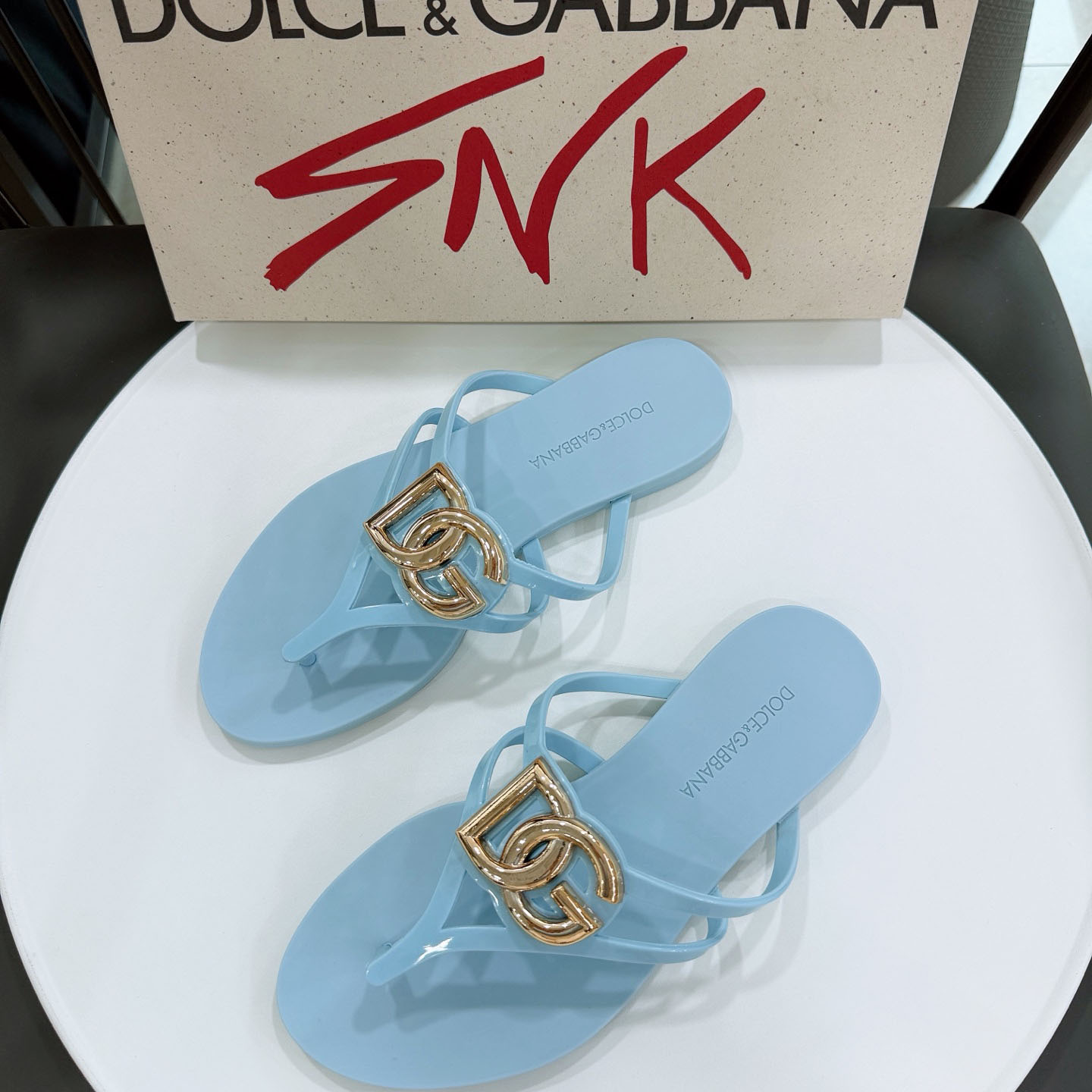 Dolce & Gabbana Rubber Beachwear Slides With Logo - FashionPlug