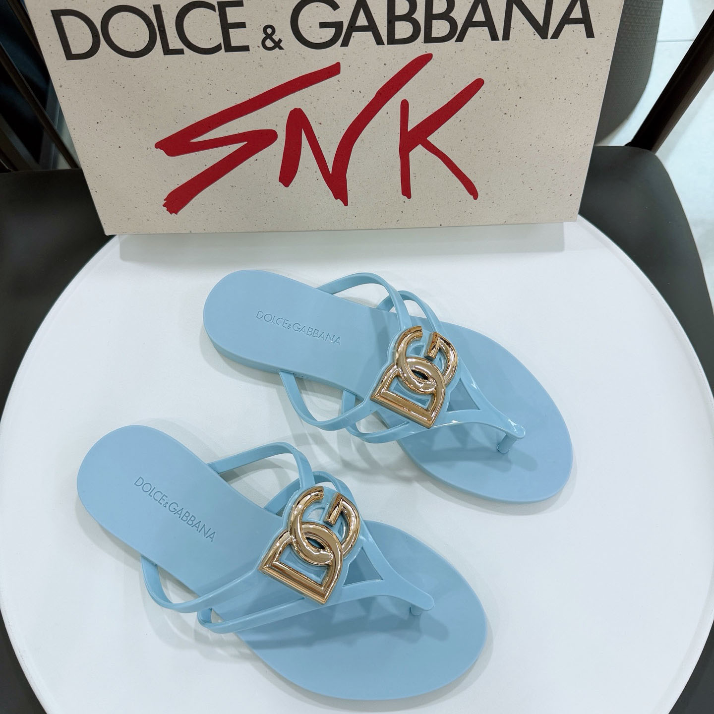 Dolce & Gabbana Rubber Beachwear Slides With Logo - FashionPlug