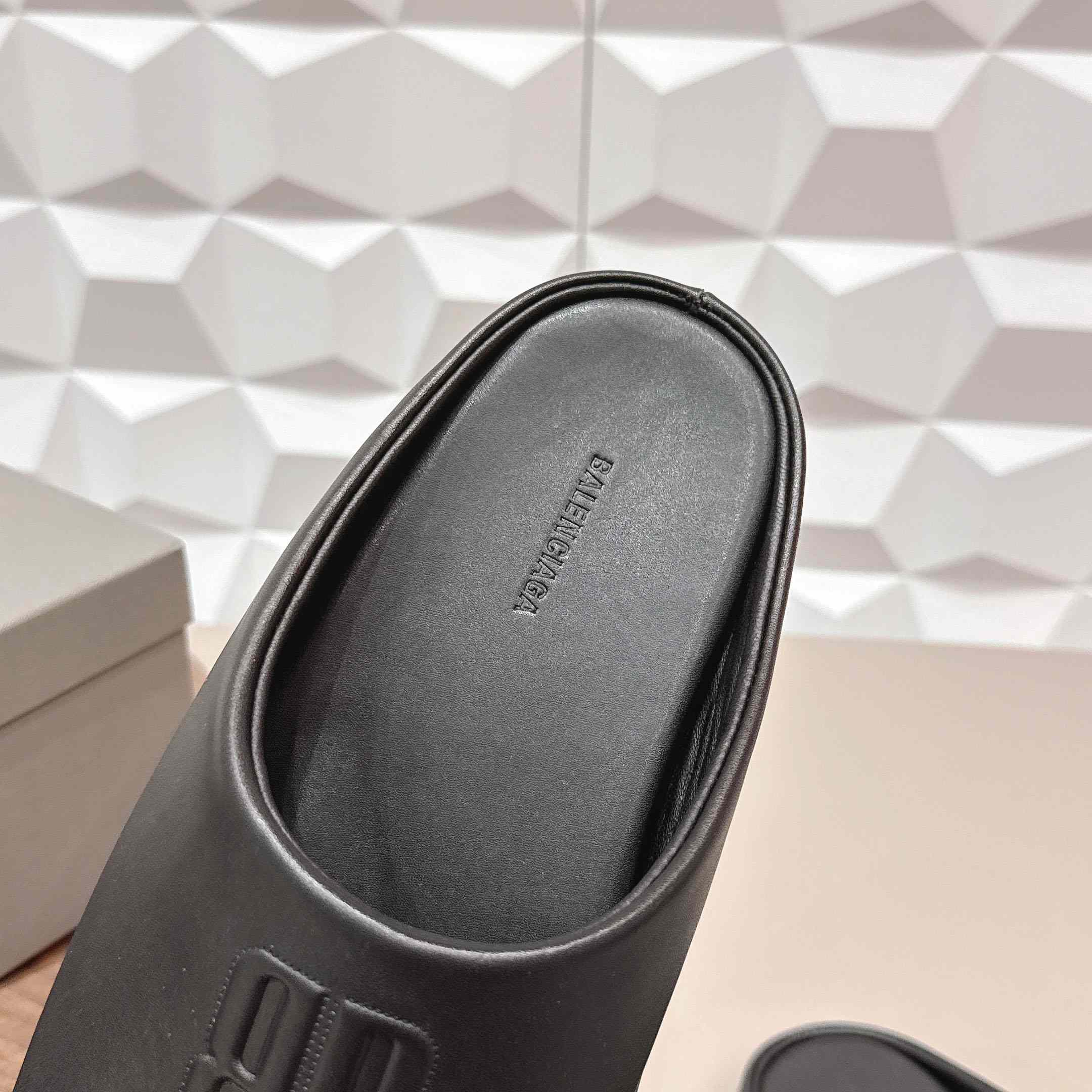Balenciaga Château Flat Mules - FashionPlug