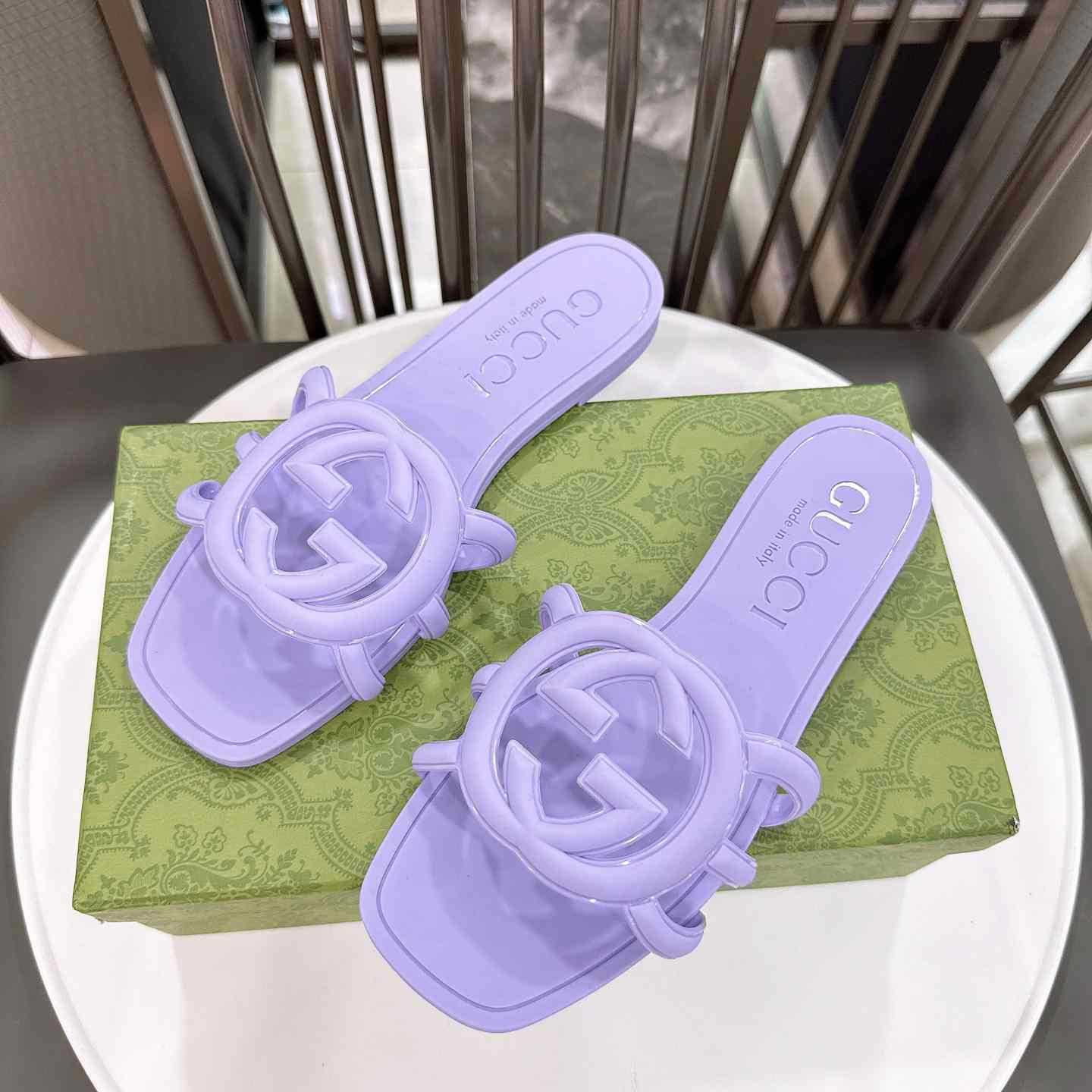 Gucci Wmns Interlocking G Slide Sandal - FashionPlug