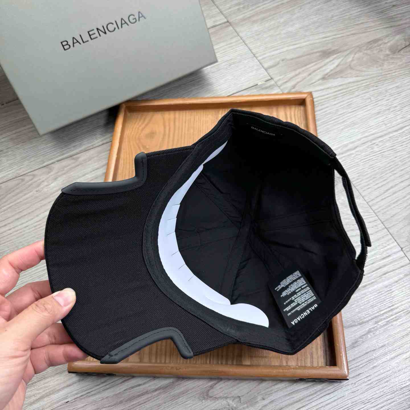 Balenciaga Cap - FashionPlug