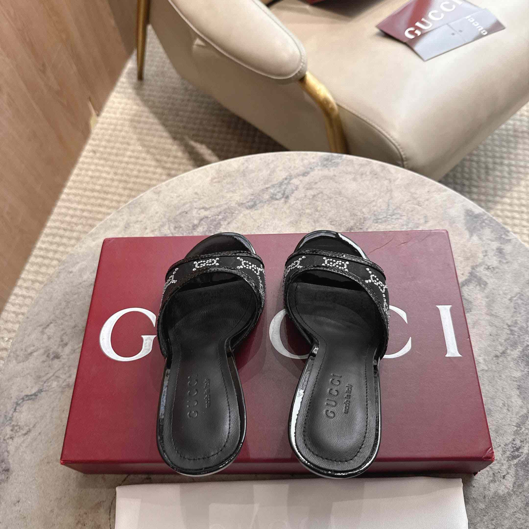 Gucci Women's crystal slide sandal - FashionPlug