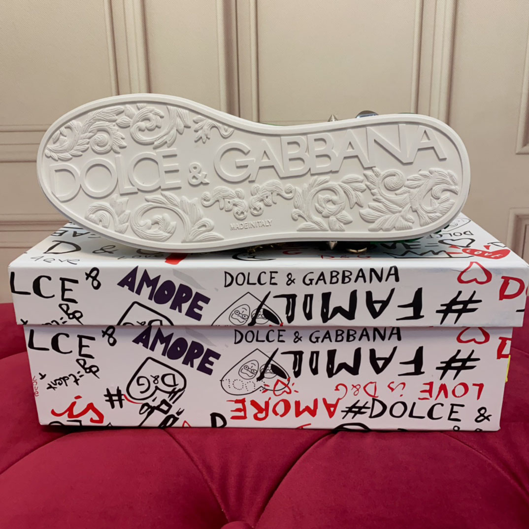 Dolce & Gabbana Logo-Patch Sneakers - FashionPlug