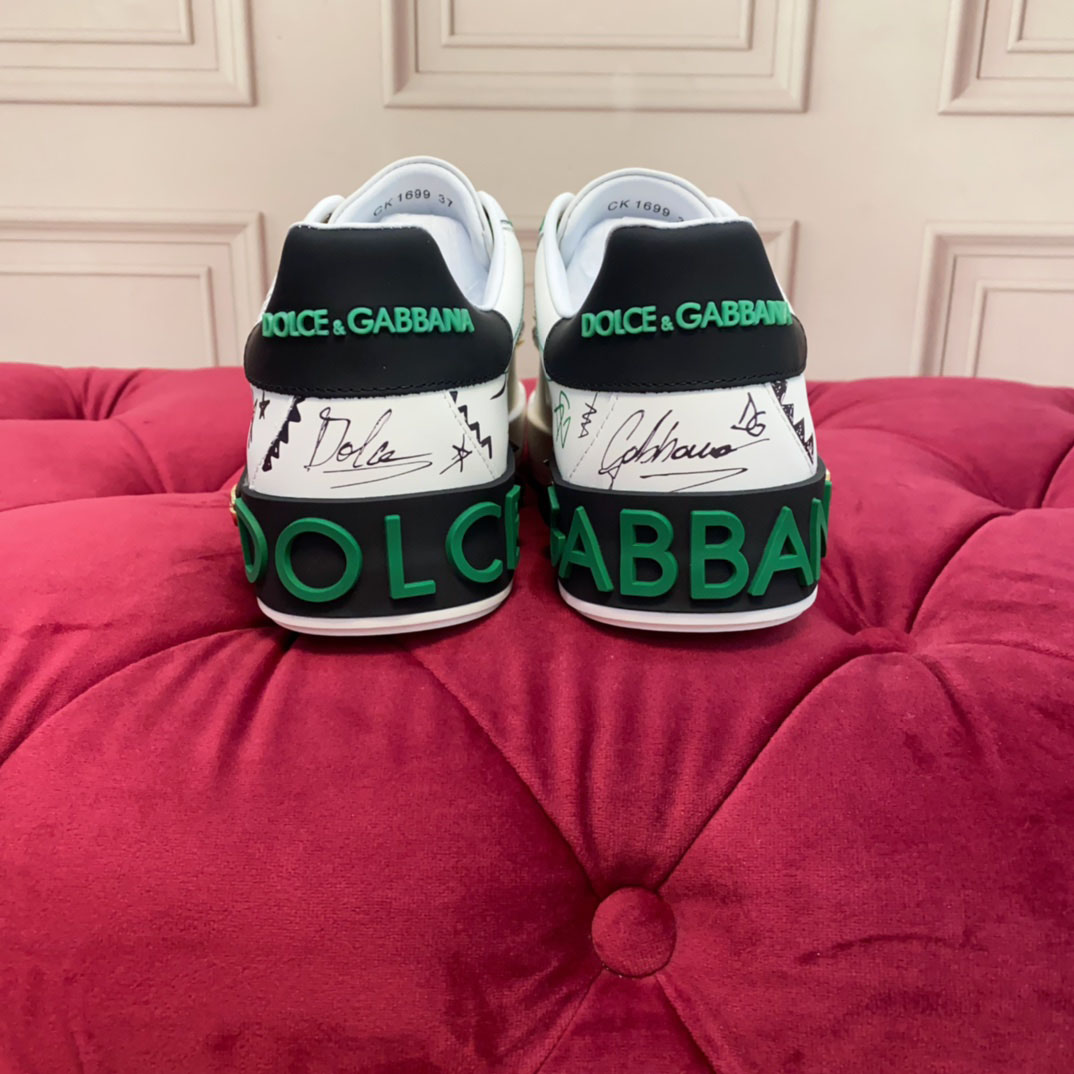 Dolce & Gabbana Logo-Patch Sneakers - FashionPlug