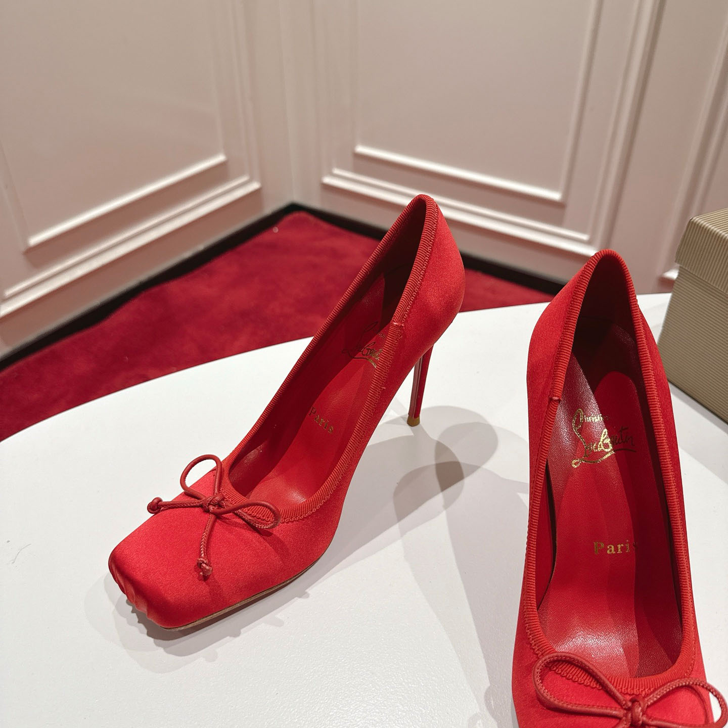 Christian Louboutin Cassia Nodo 100 mm Pumps  Crepe Satin - FashionPlug