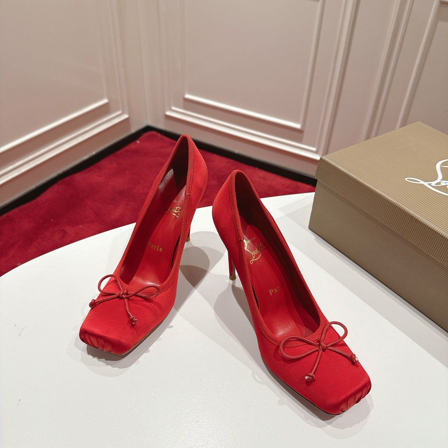 Christian Louboutin Cassia Nodo 100 mm Pumps  Crepe Satin - FashionPlug