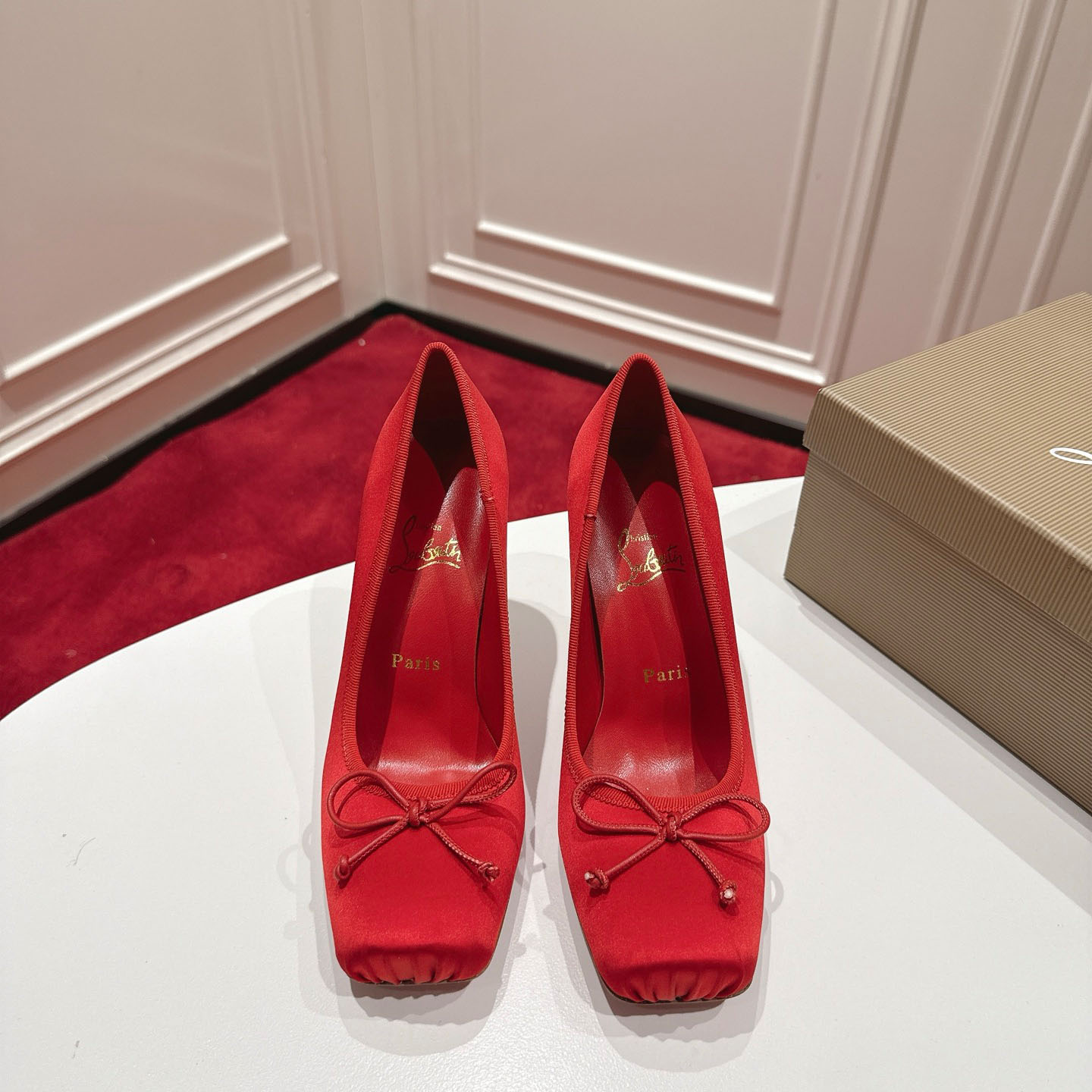Christian Louboutin Cassia Nodo 100 mm Pumps  Crepe Satin - FashionPlug