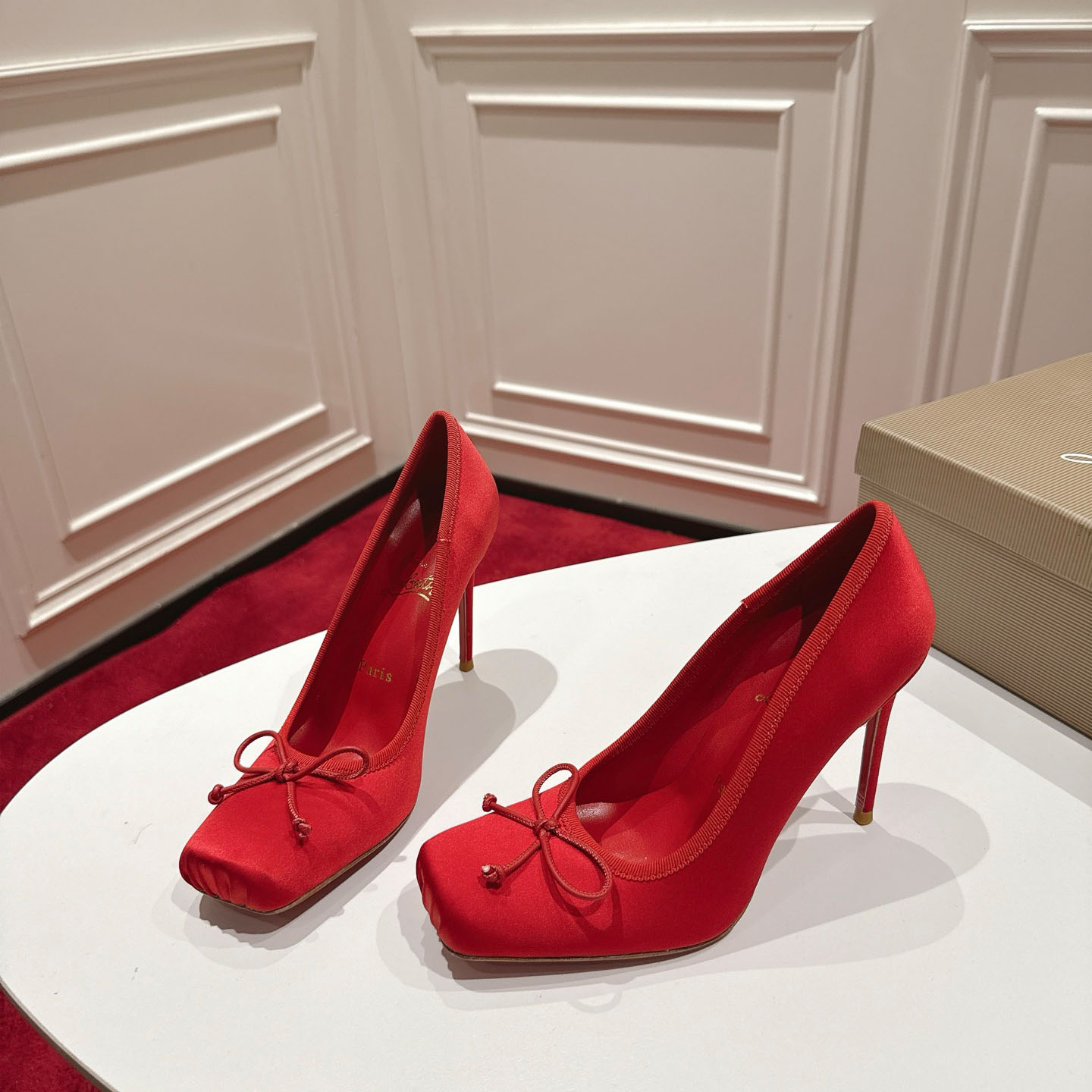 Christian Louboutin Cassia Nodo 100 mm Pumps  Crepe Satin - FashionPlug