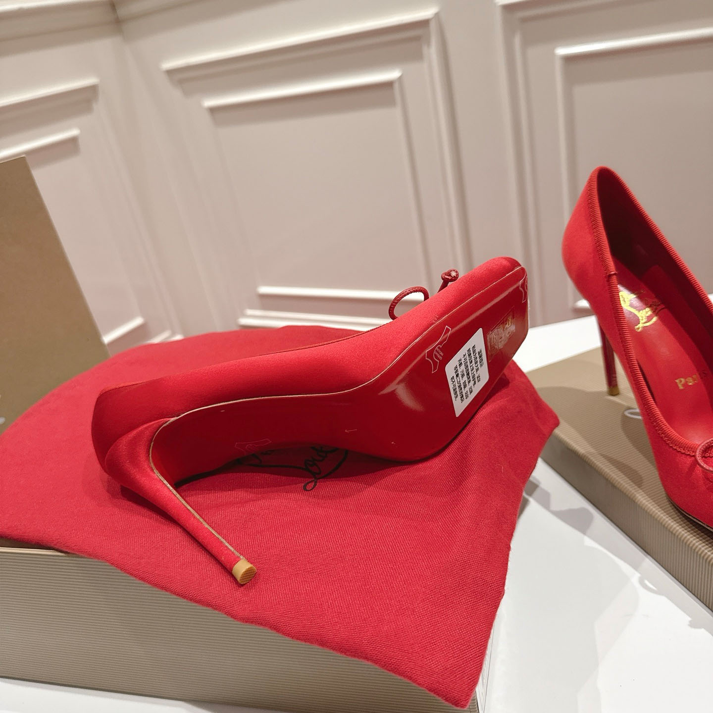 Christian Louboutin Cassia Nodo 100 mm Pumps  Crepe Satin - FashionPlug