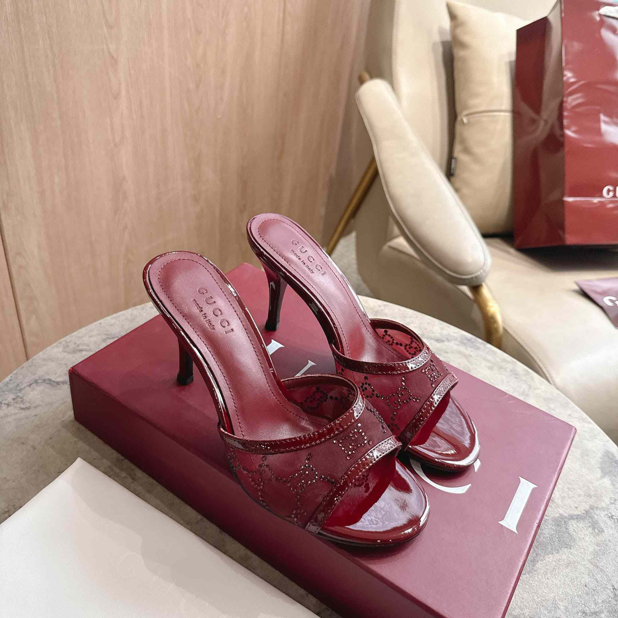 Gucci Women's crystal slide sandal - FashionPlug