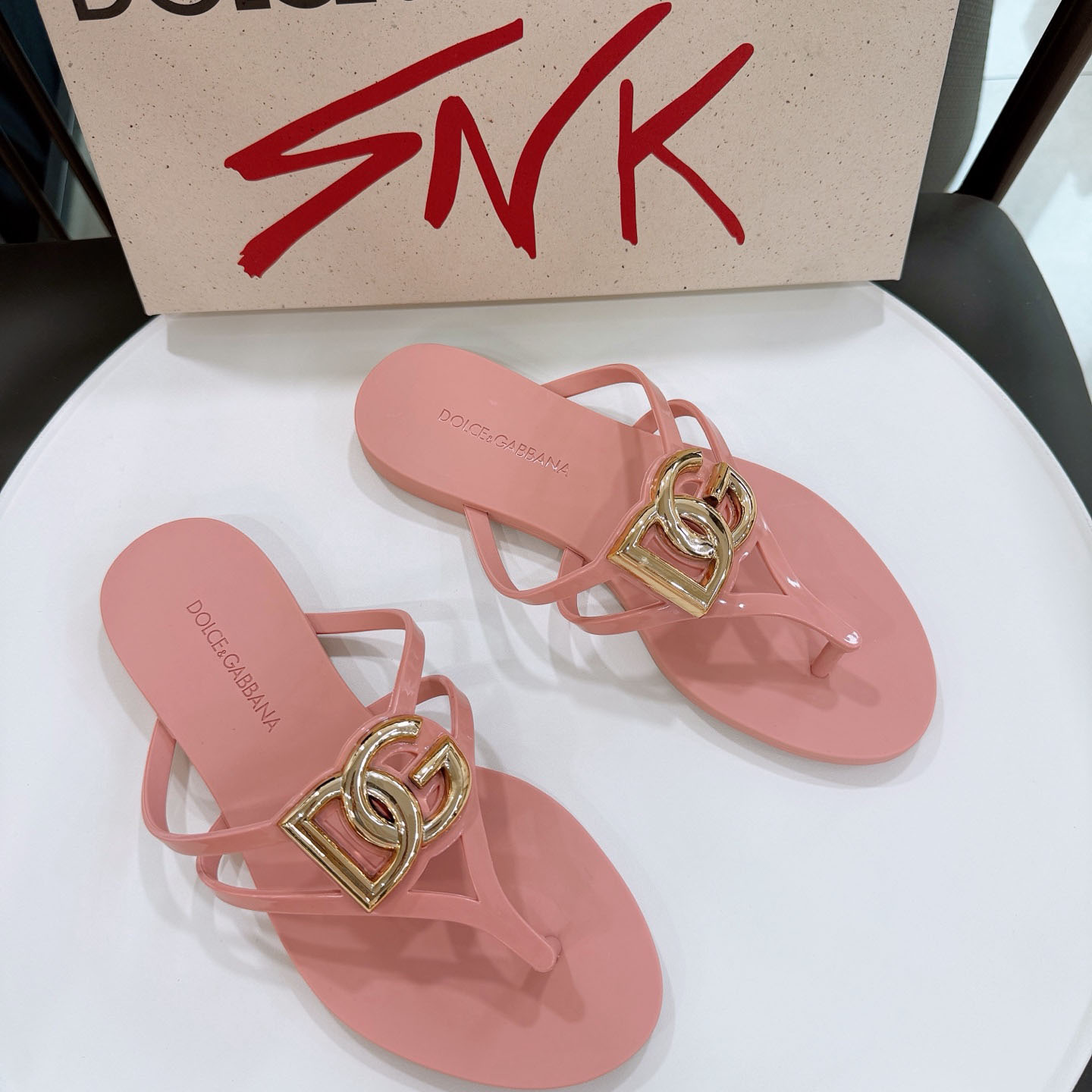 Dolce & Gabbana Rubber Beachwear Slides With Logo - FashionPlug