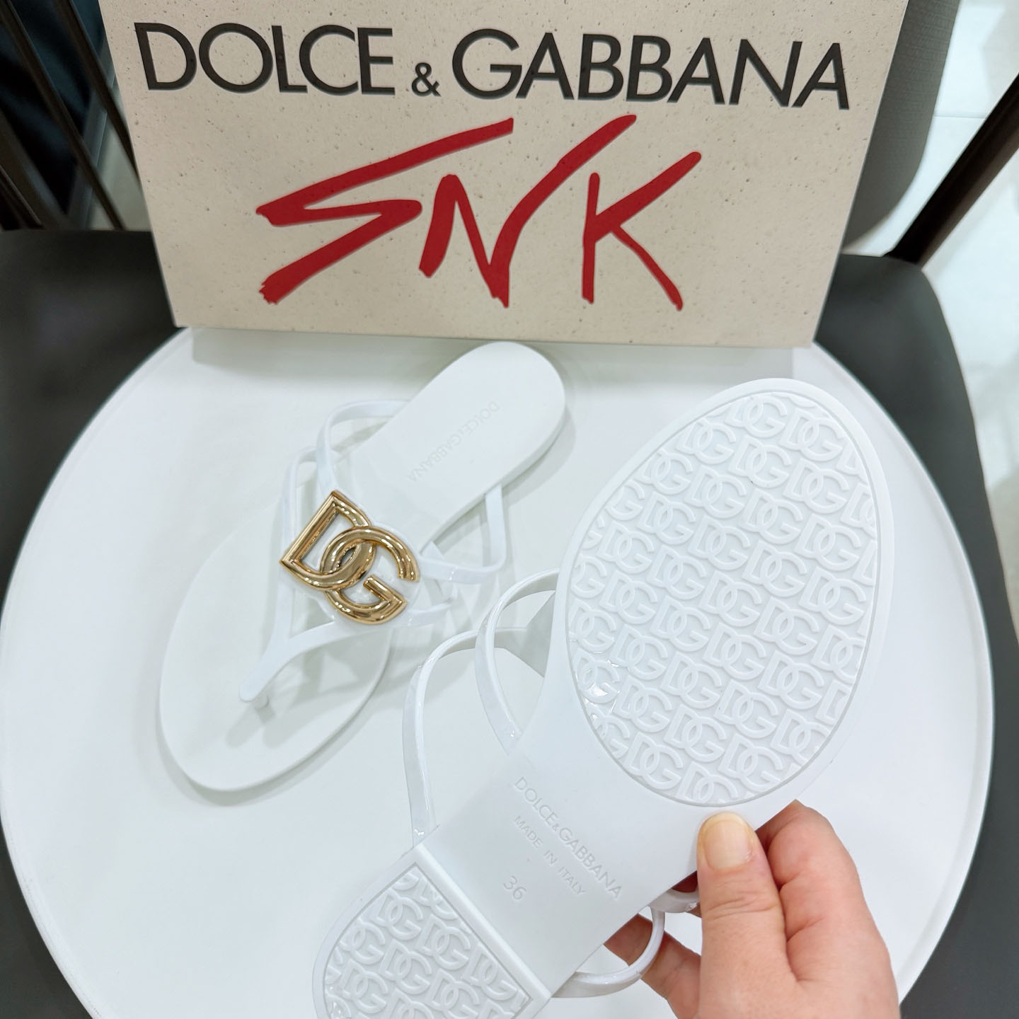 Dolce & Gabbana Rubber Beachwear Slides With Logo - FashionPlug