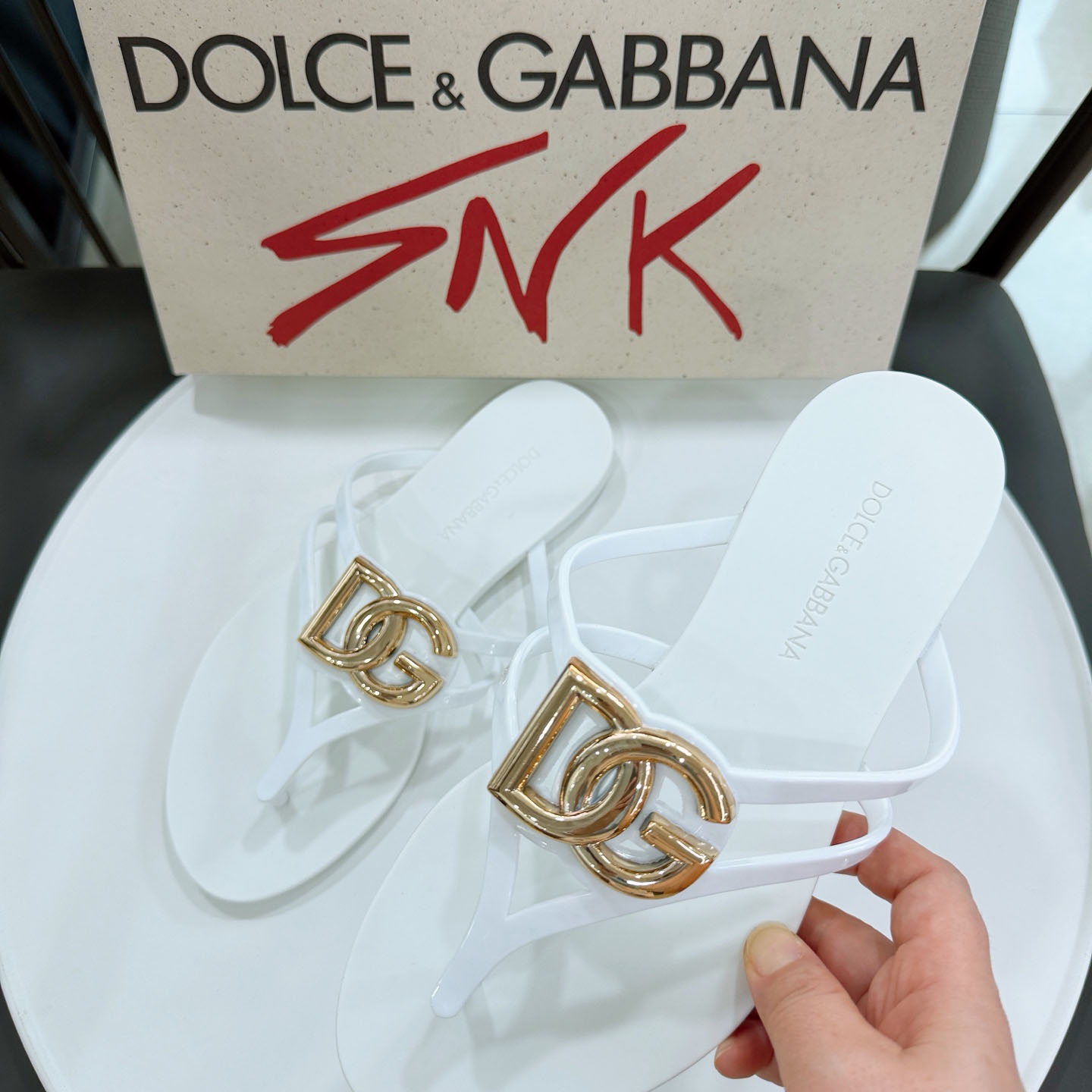 Dolce & Gabbana Rubber Beachwear Slides With Logo - FashionPlug