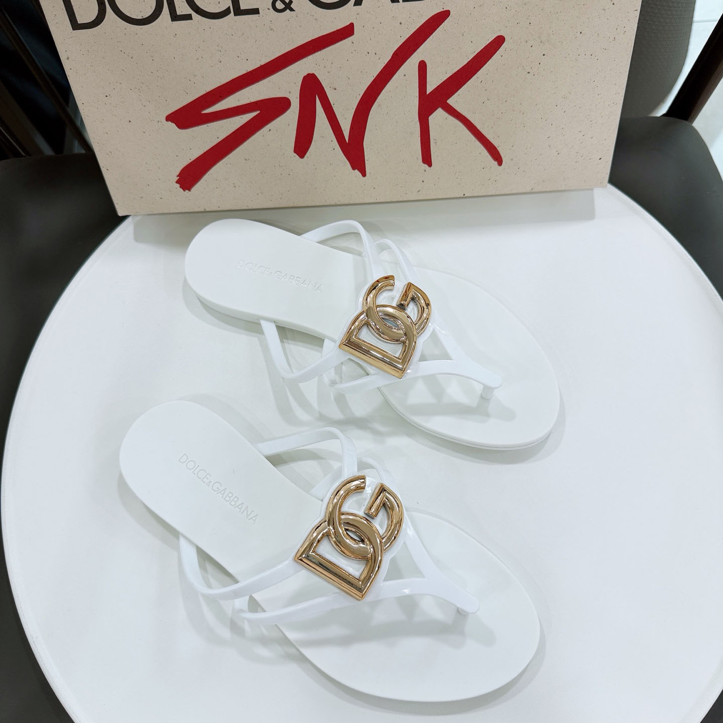 Dolce & Gabbana Rubber Beachwear Slides With Logo - FashionPlug