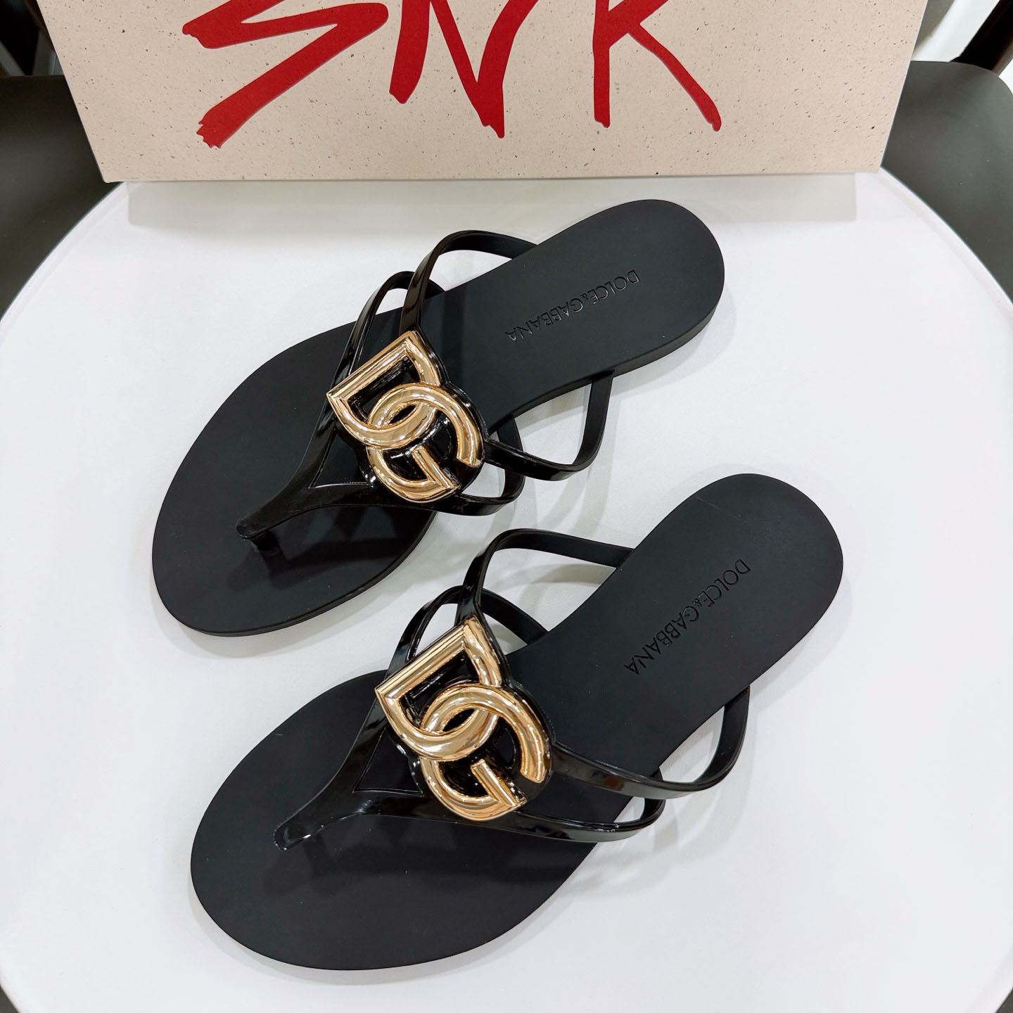 Dolce & Gabbana Rubber Beachwear Slides With Logo - FashionPlug