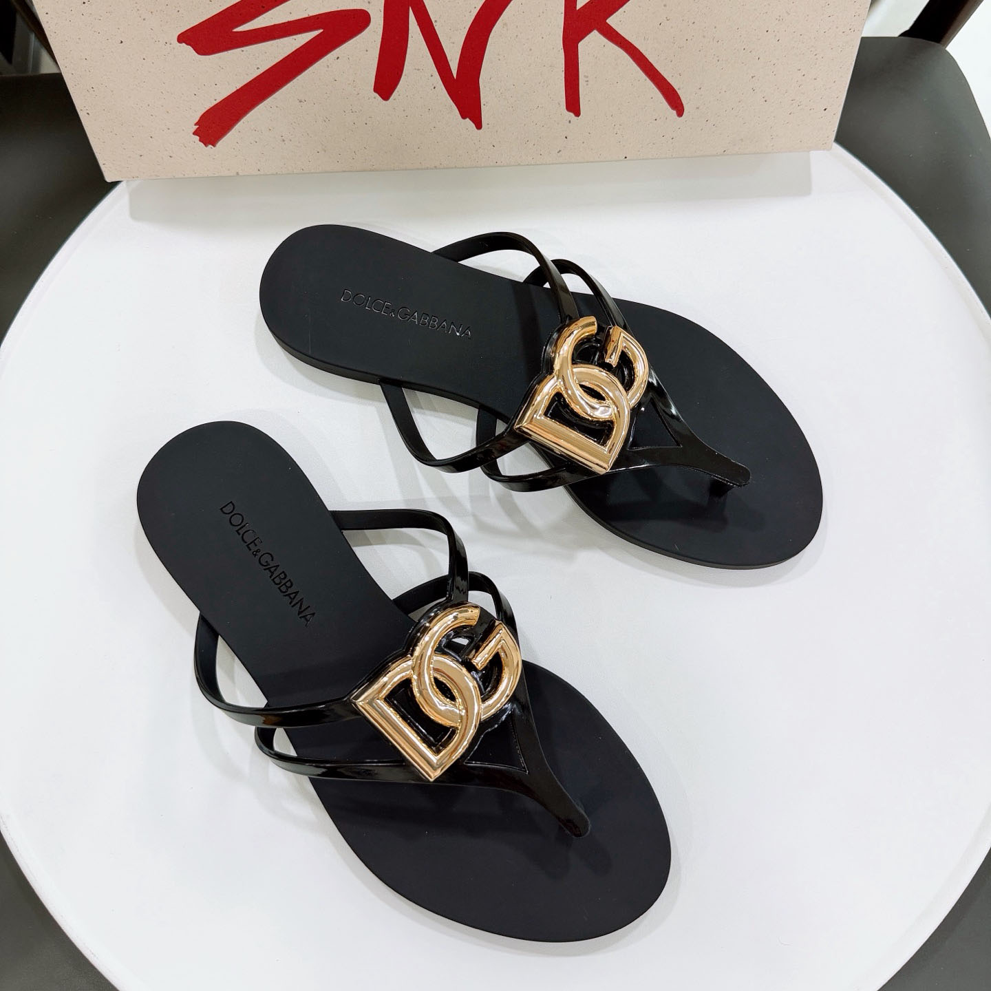 Dolce & Gabbana Rubber Beachwear Slides With Logo - FashionPlug