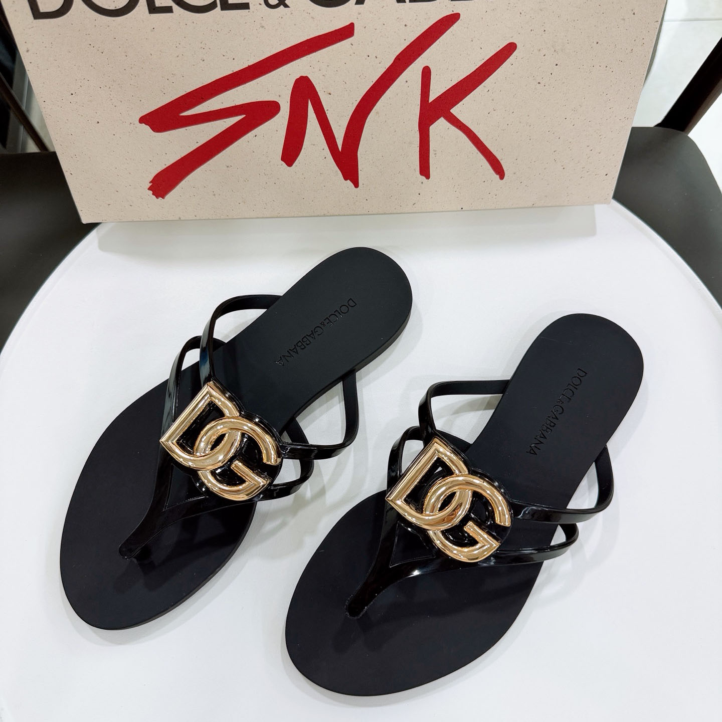 Dolce & Gabbana Rubber Beachwear Slides With Logo - FashionPlug
