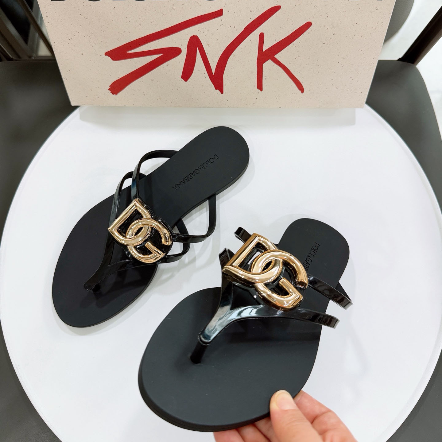 Dolce & Gabbana Rubber Beachwear Slides With Logo - FashionPlug