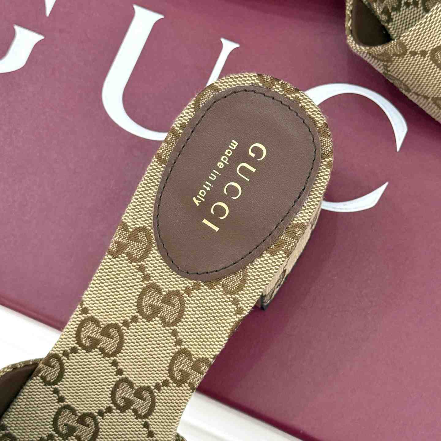 Gucci Women's slide sandal with Horsebit - FashionPlug