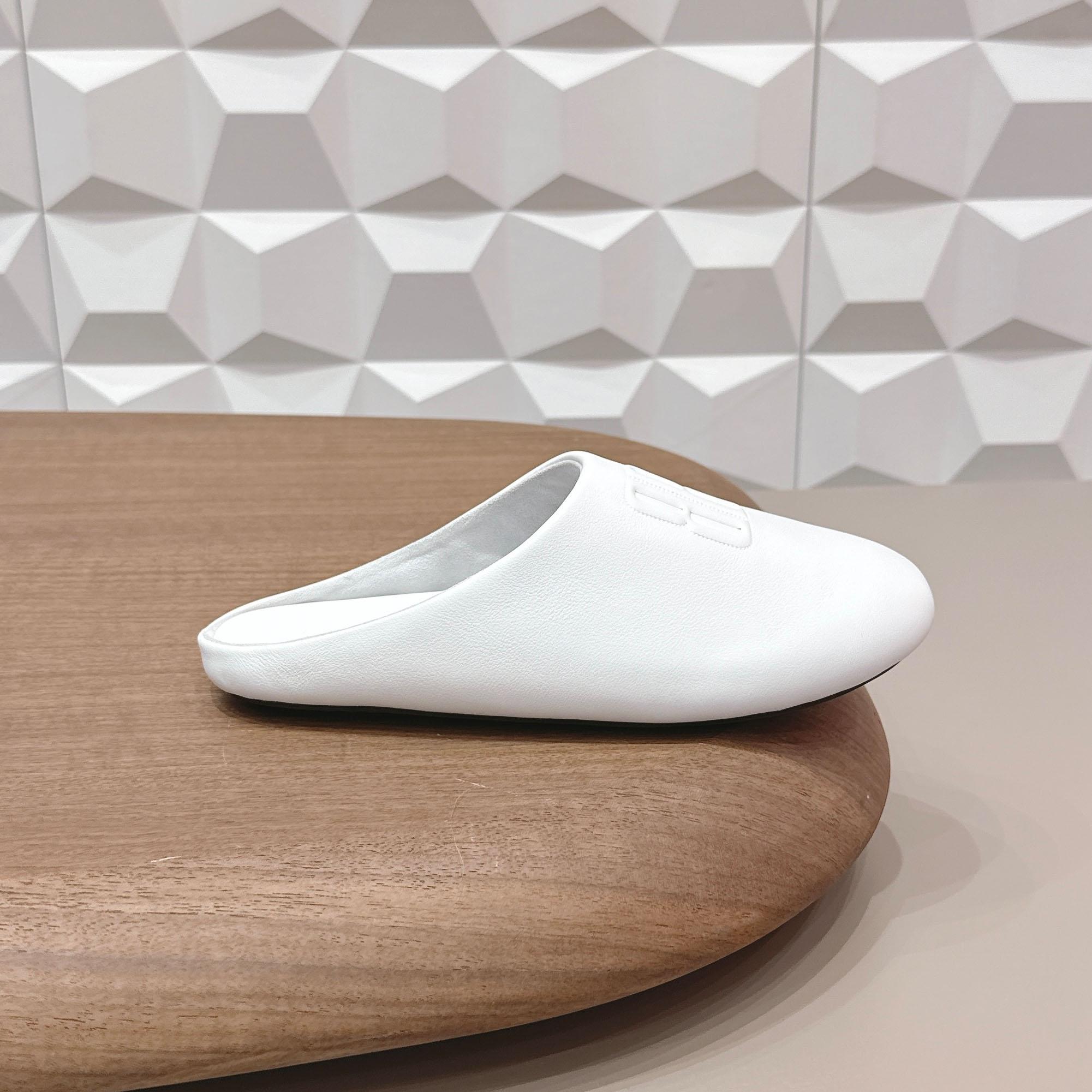 Balenciaga Château Flat Mules - FashionPlug