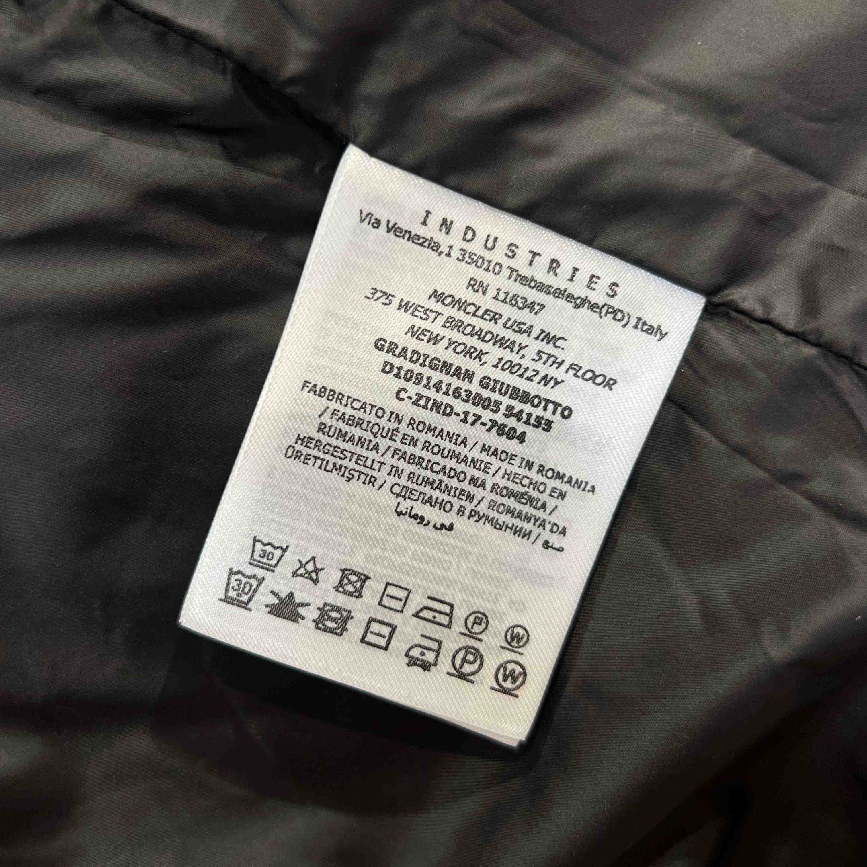 Moncler Nire Rain Jacket - FashionPlug