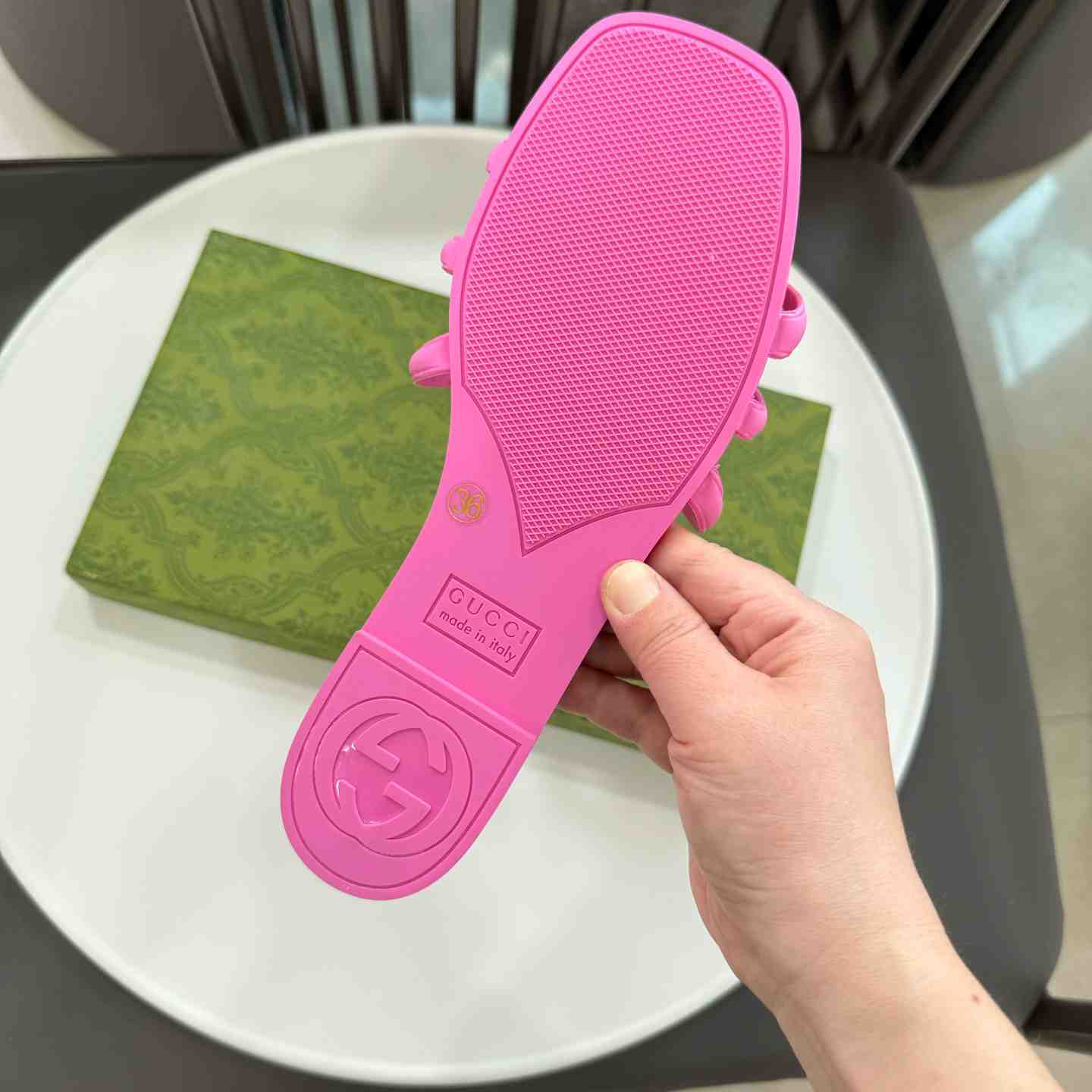 Gucci Wmns Interlocking G Slide Sandal - FashionPlug