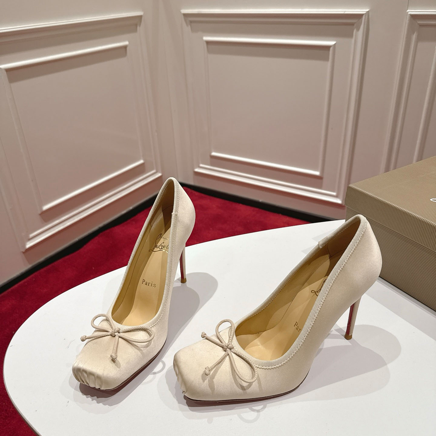 Christian Louboutin Cassia Nodo 100 mm Pumps  Crepe Satin - FashionPlug