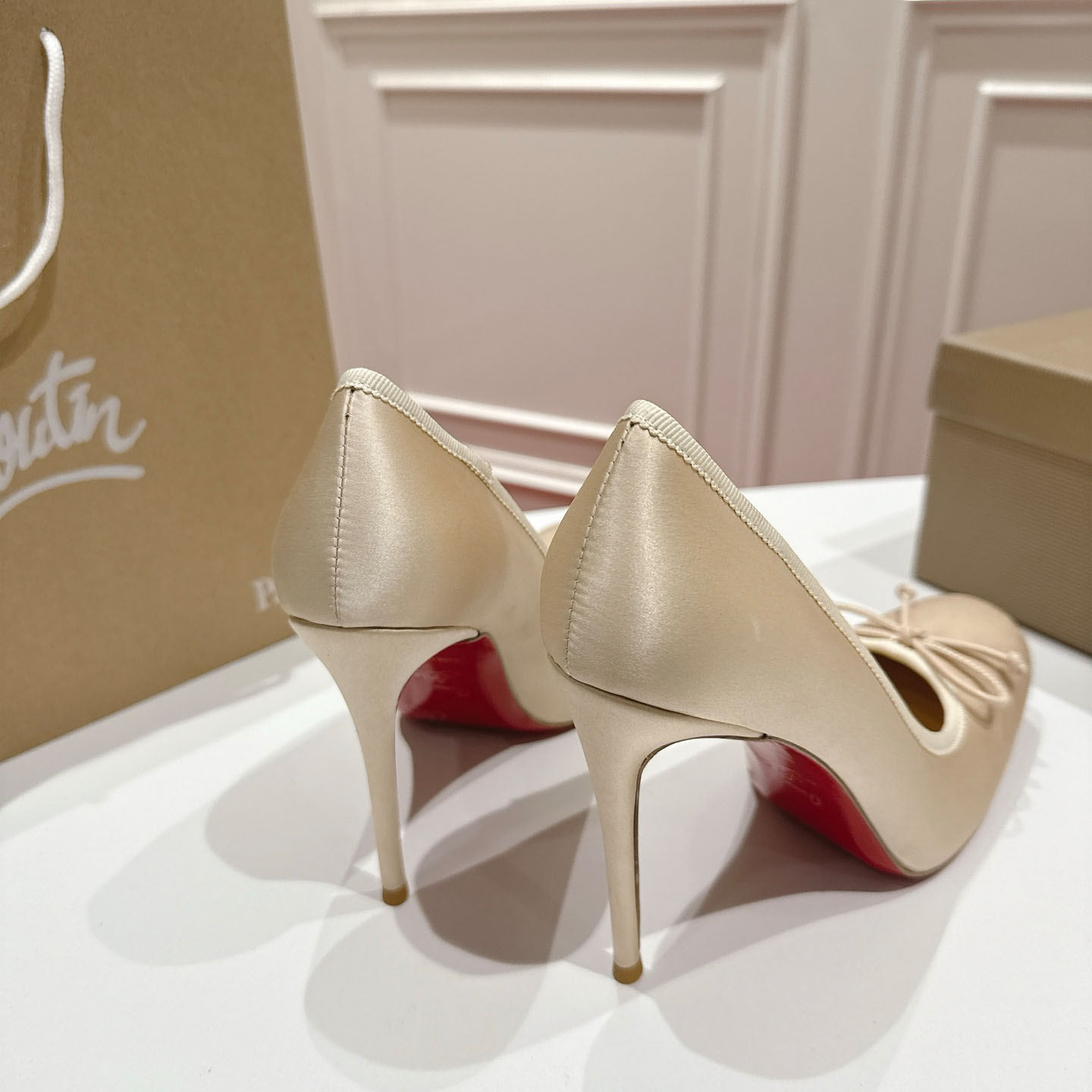 Christian Louboutin Cassia Nodo 100 mm Pumps  Crepe Satin - FashionPlug