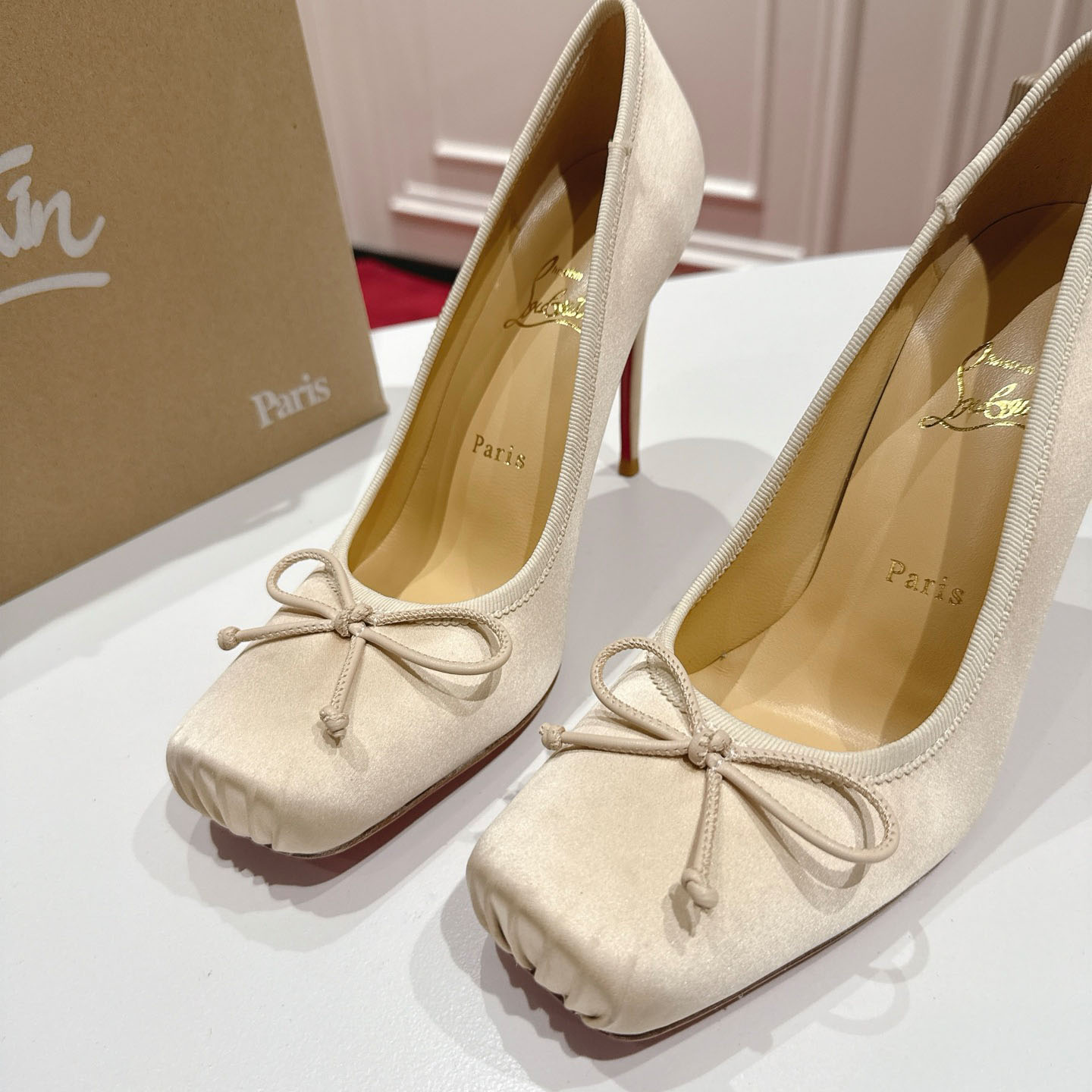 Christian Louboutin Cassia Nodo 100 mm Pumps  Crepe Satin - FashionPlug